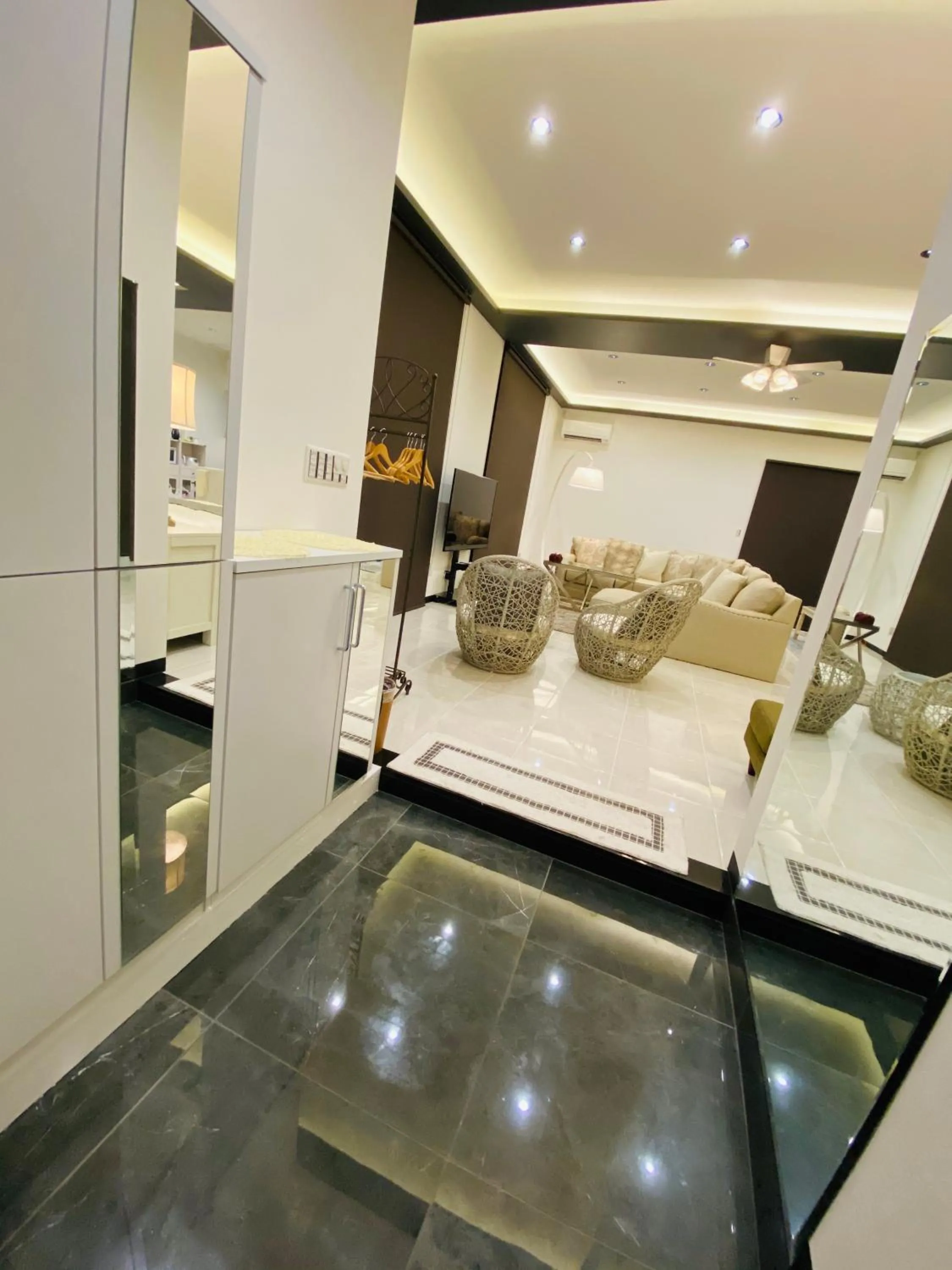 Lobby or reception in Palm Tree House Ishigaki - パームツリーハウス石垣