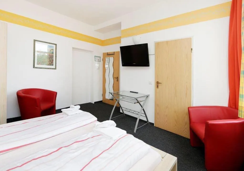 Bed in Hotel Goldener Hahn