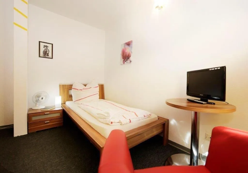 Bed in Hotel Goldener Hahn