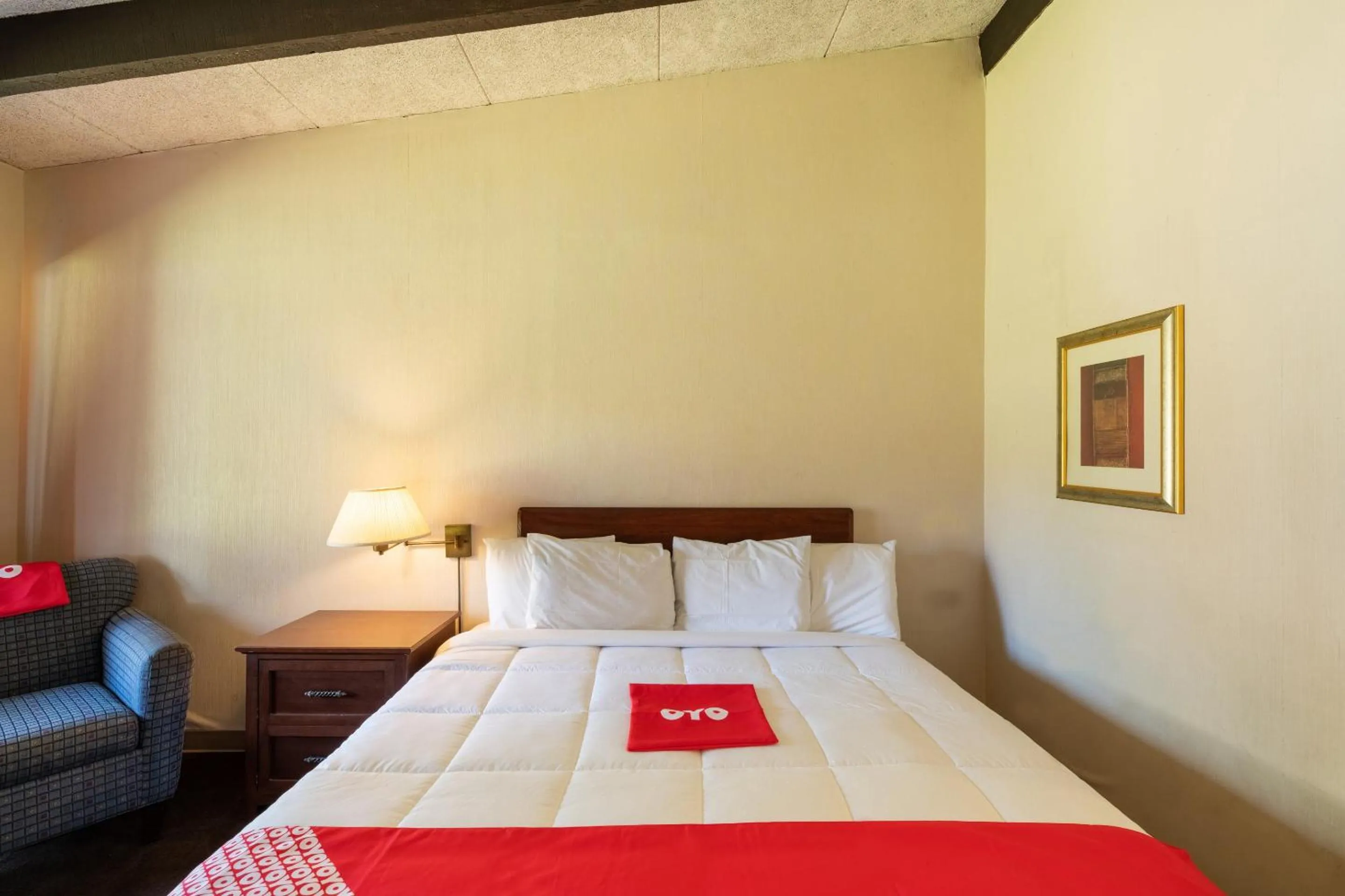 Bedroom in Hotel O Bay City, TX-35