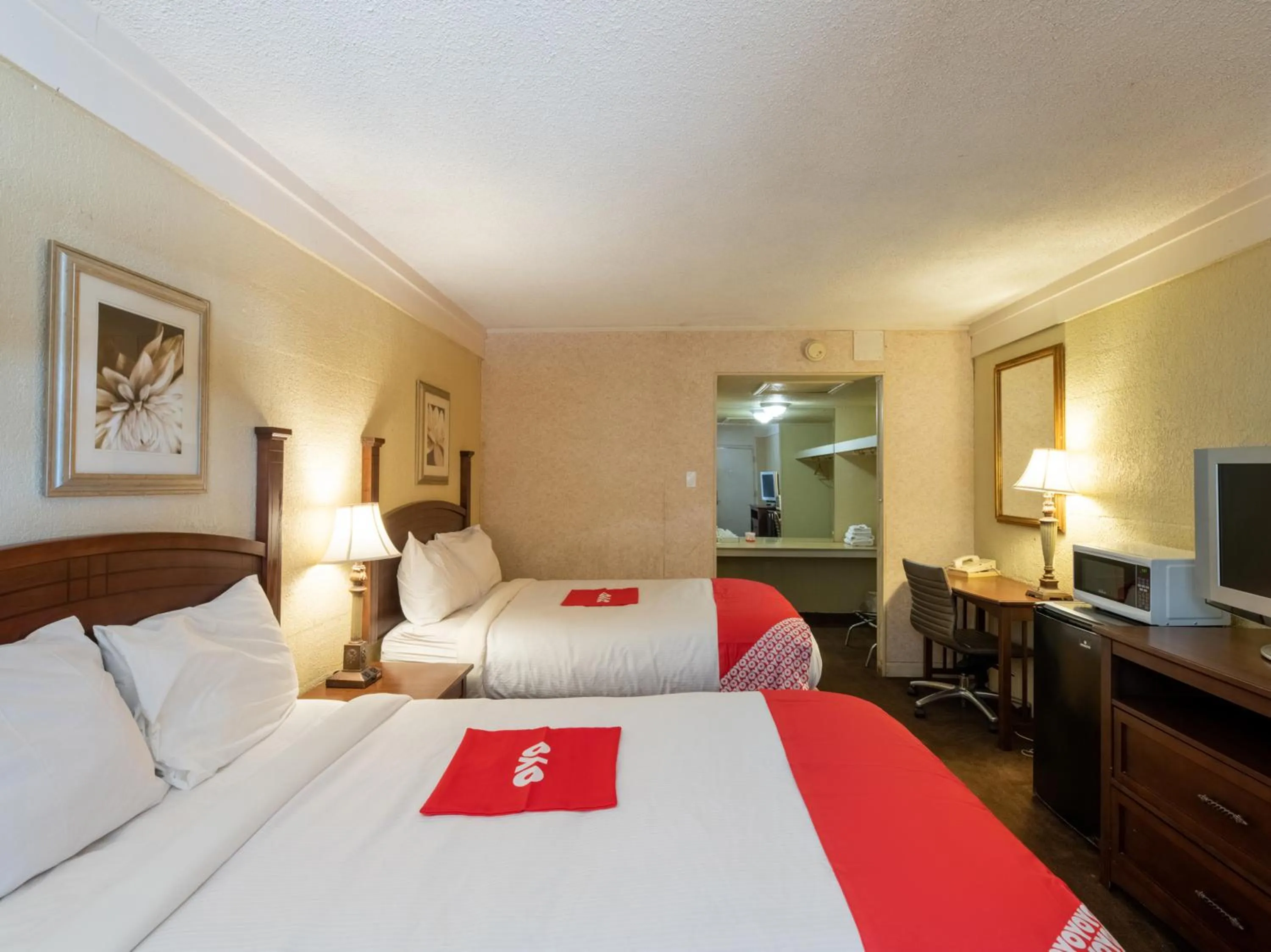 Bedroom in Hotel O Bay City, TX-35