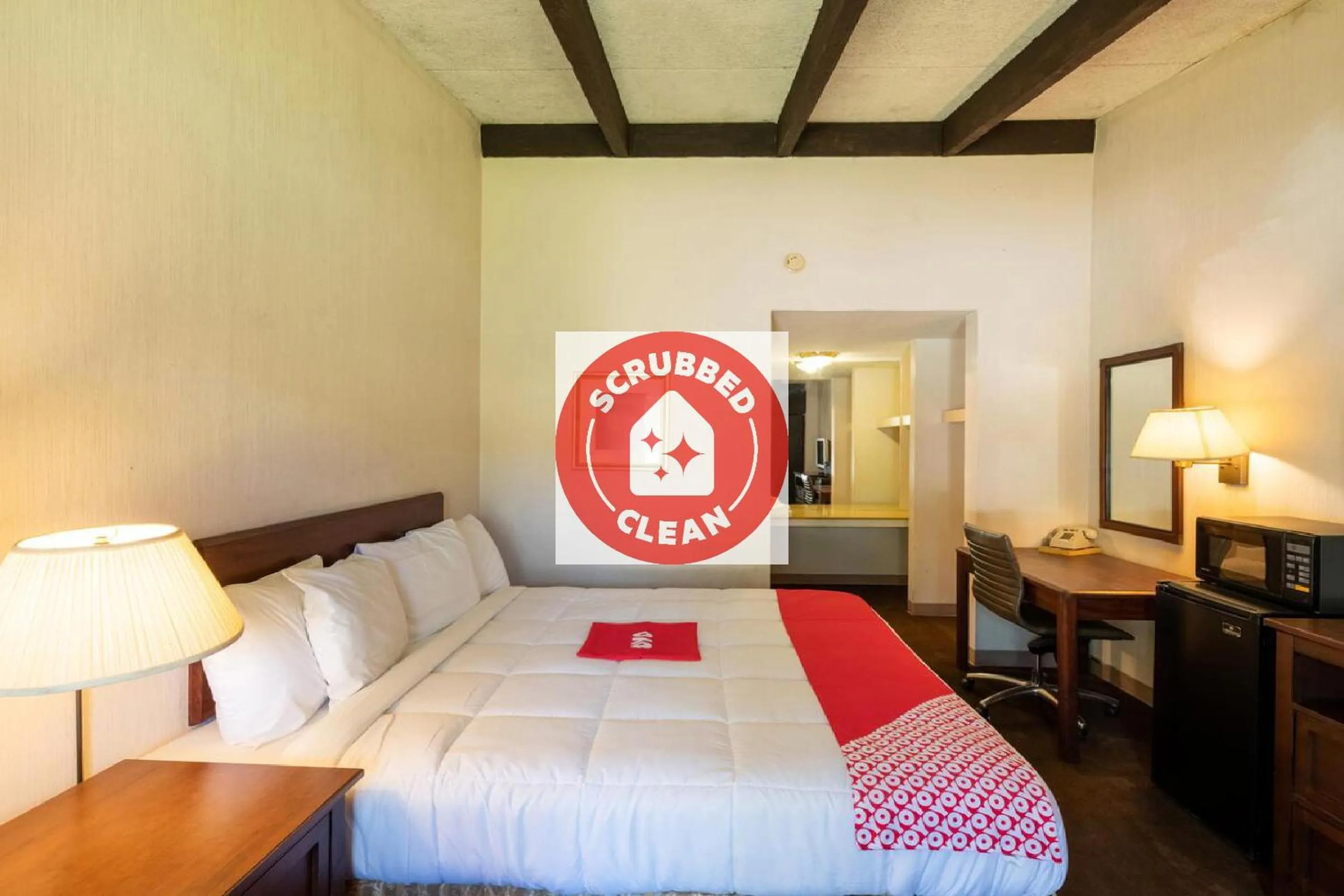 Bedroom in Hotel O Bay City, TX-35