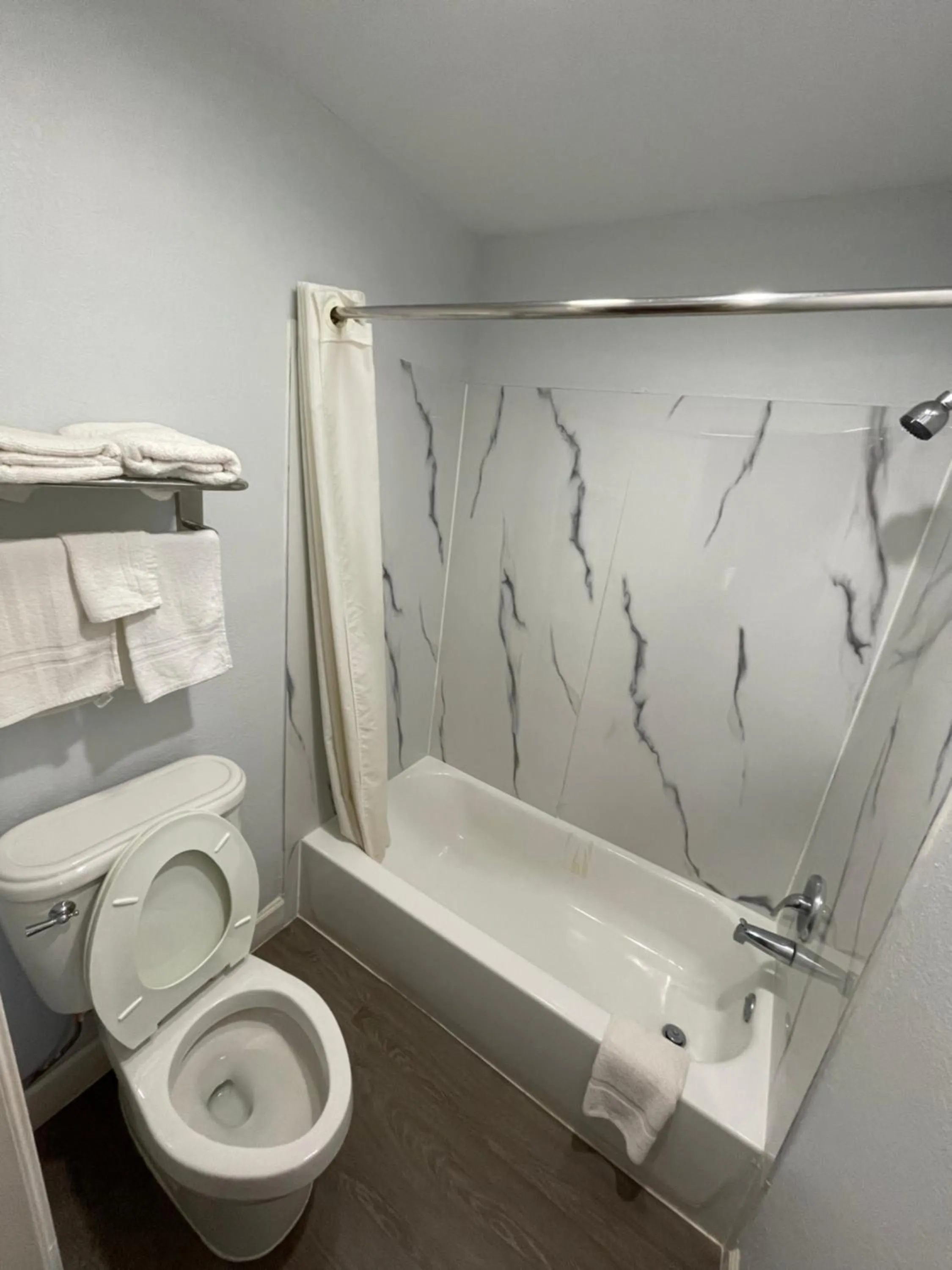 Shower in Western Inn