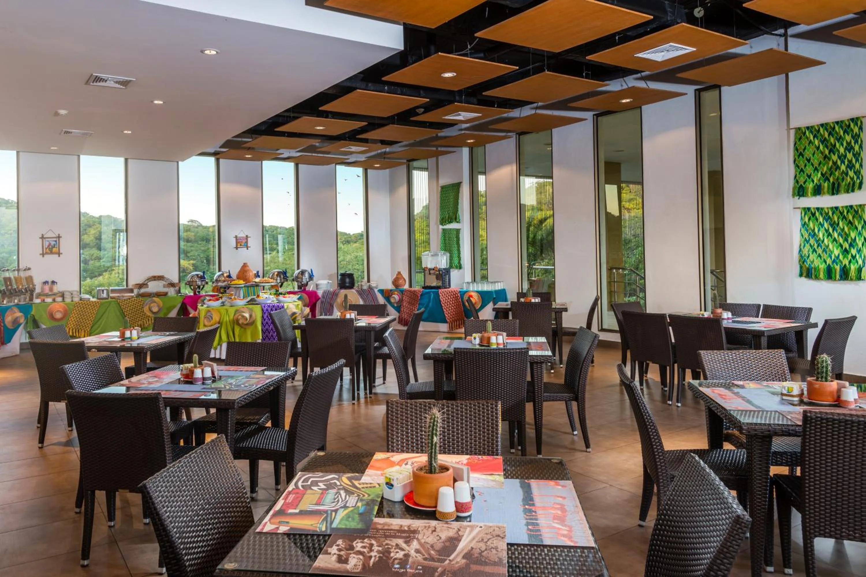 Restaurant/places to eat in Hotel Waya Guajira By OxoHotel