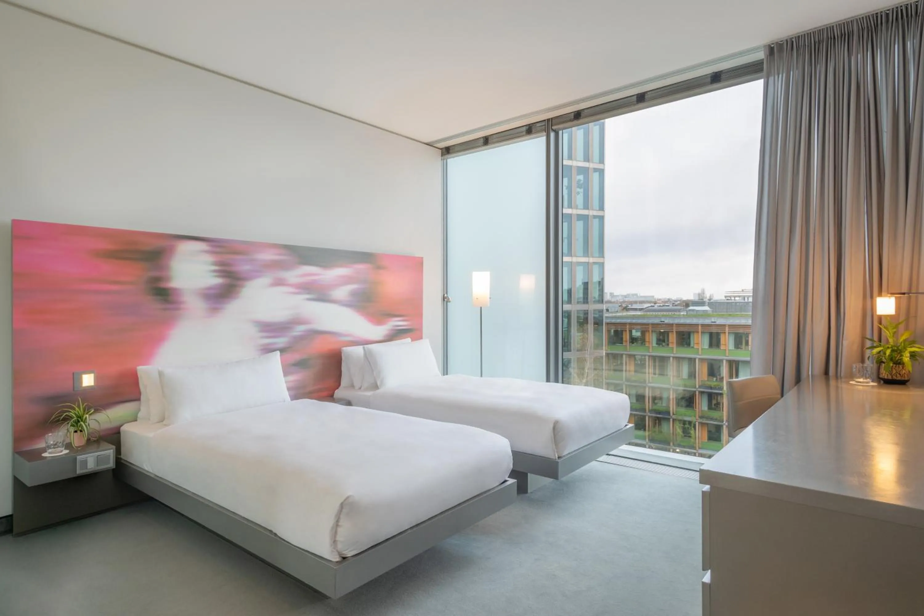 Bed in INNSiDE by Meliá München Parkstadt Schwabing