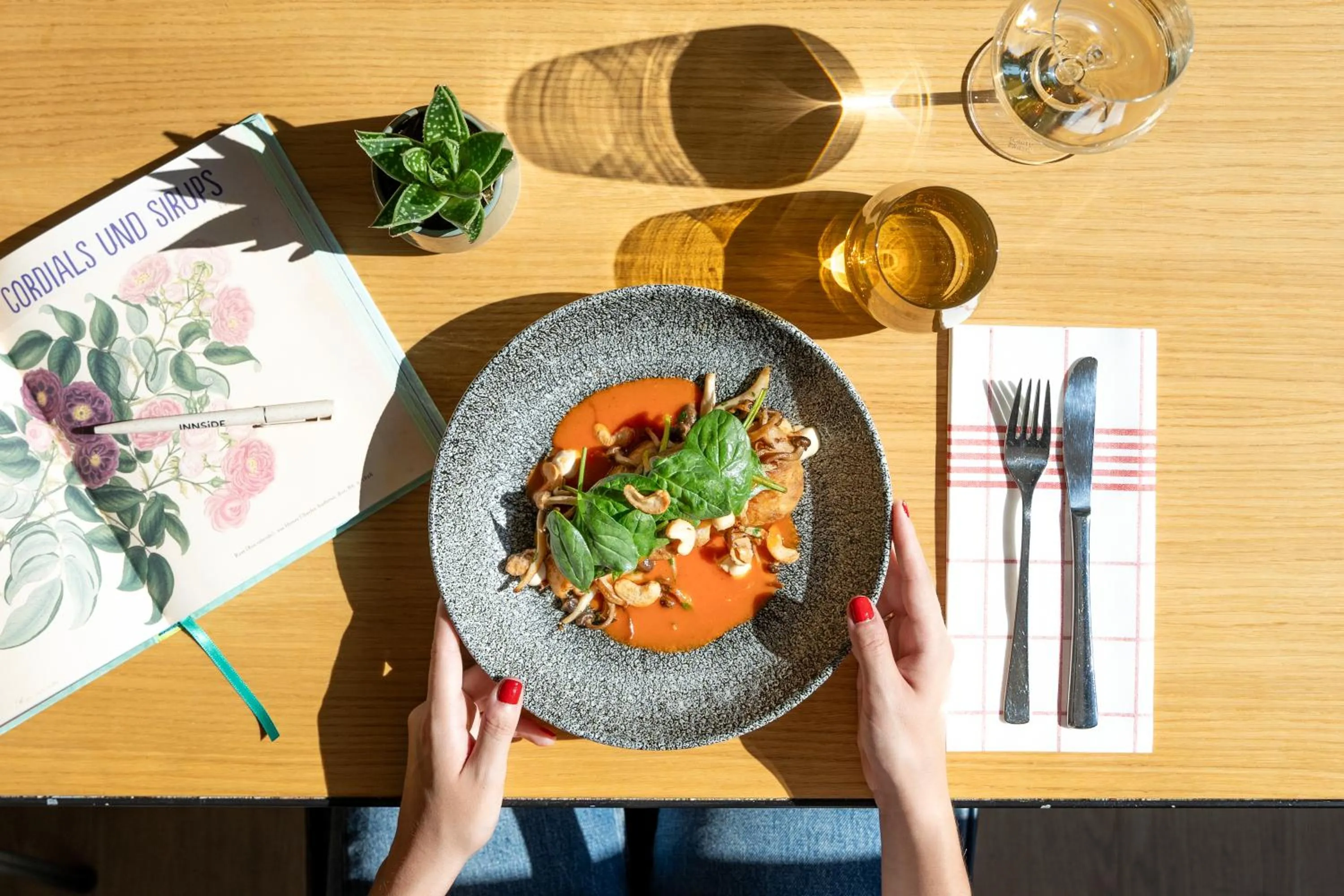 Food and drinks in INNSiDE by Meliá München Parkstadt Schwabing