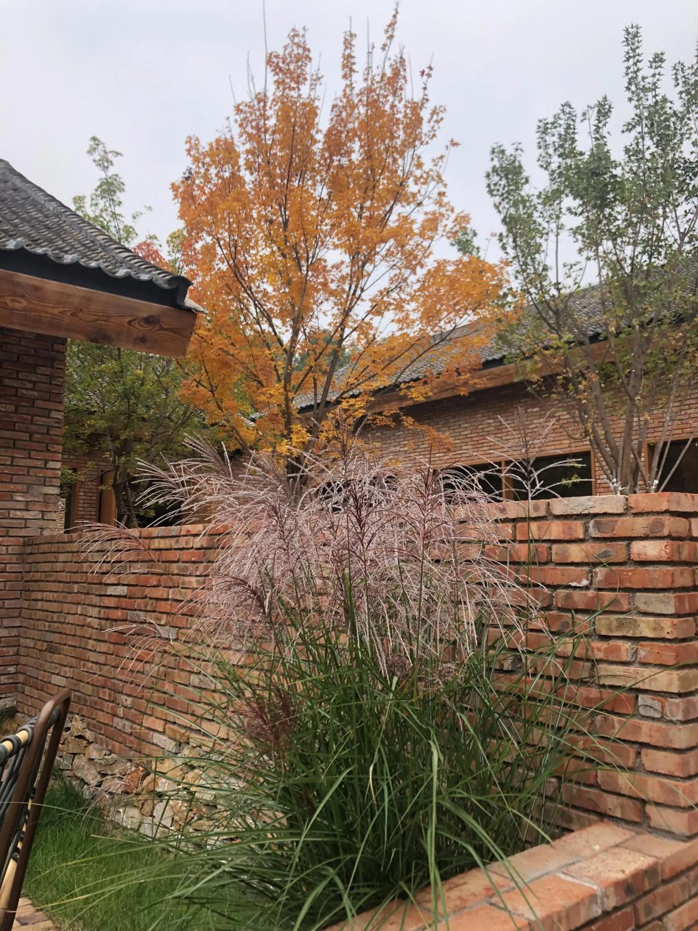 Garden in Sansa Village Boutique Hotel at Mutianyu Great Wall Adjoin to Mutianyu Great Wall - Room with the View of Great Wall - Jacuzzi with the View of Great Wall - Vehicle Shuttle Service - International Catering - SPA& Nail Beauty Facilities