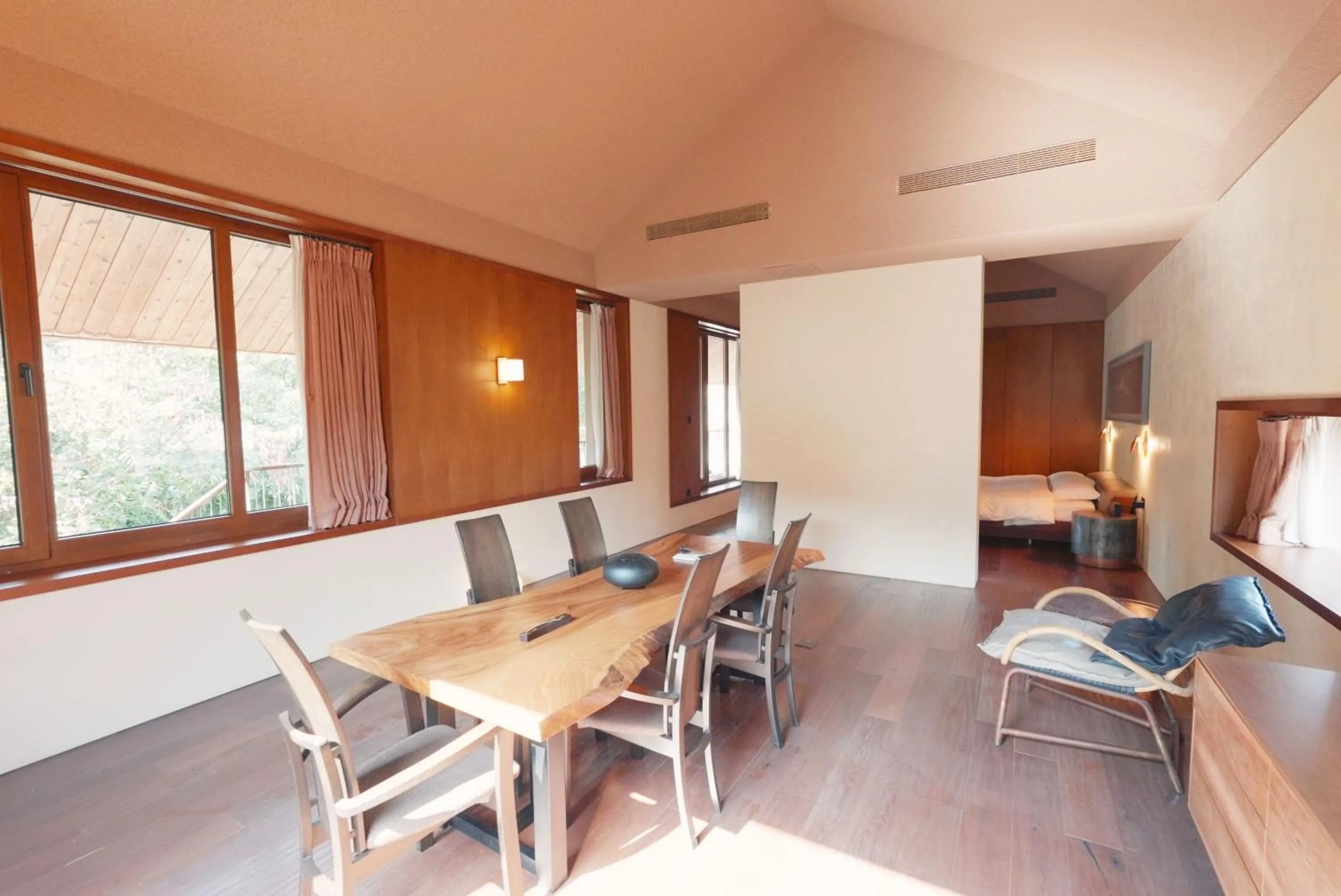 Living room in Sansa Village Boutique Hotel at Mutianyu Great Wall Adjoin to Mutianyu Great Wall - Room with the View of Great Wall - Jacuzzi with the View of Great Wall - Vehicle Shuttle Service - International Catering - SPA& Nail Beauty Facilities