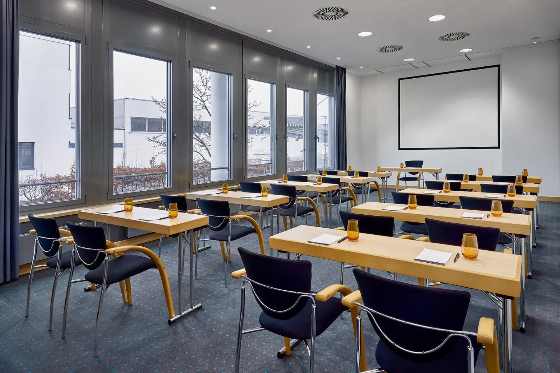 Business facilities in Four Points by Sheraton Munich Messe