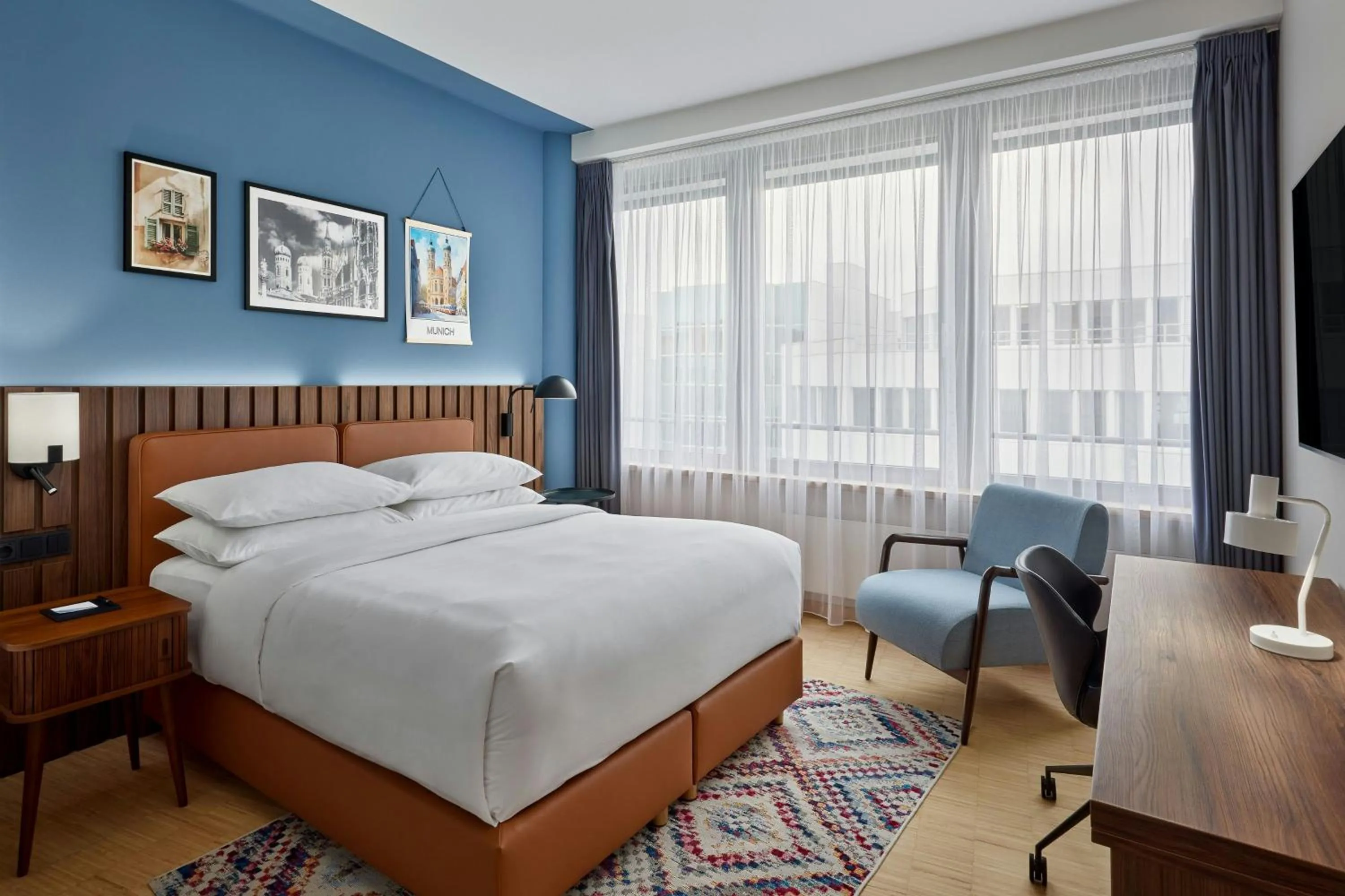 Photo of the whole room, Bed in Four Points by Sheraton Munich Messe