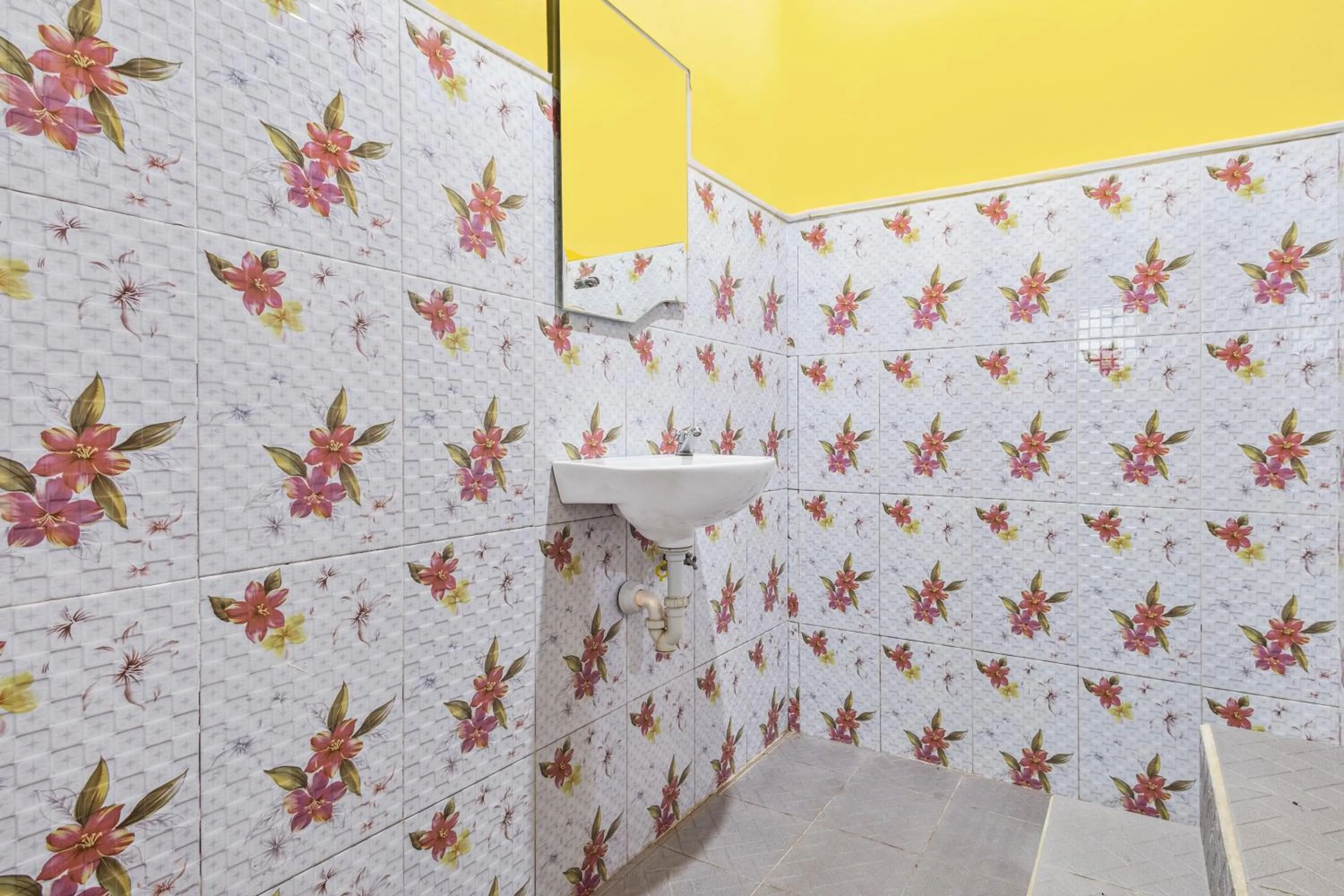 Bathroom in Sawarna Little Hula Hula