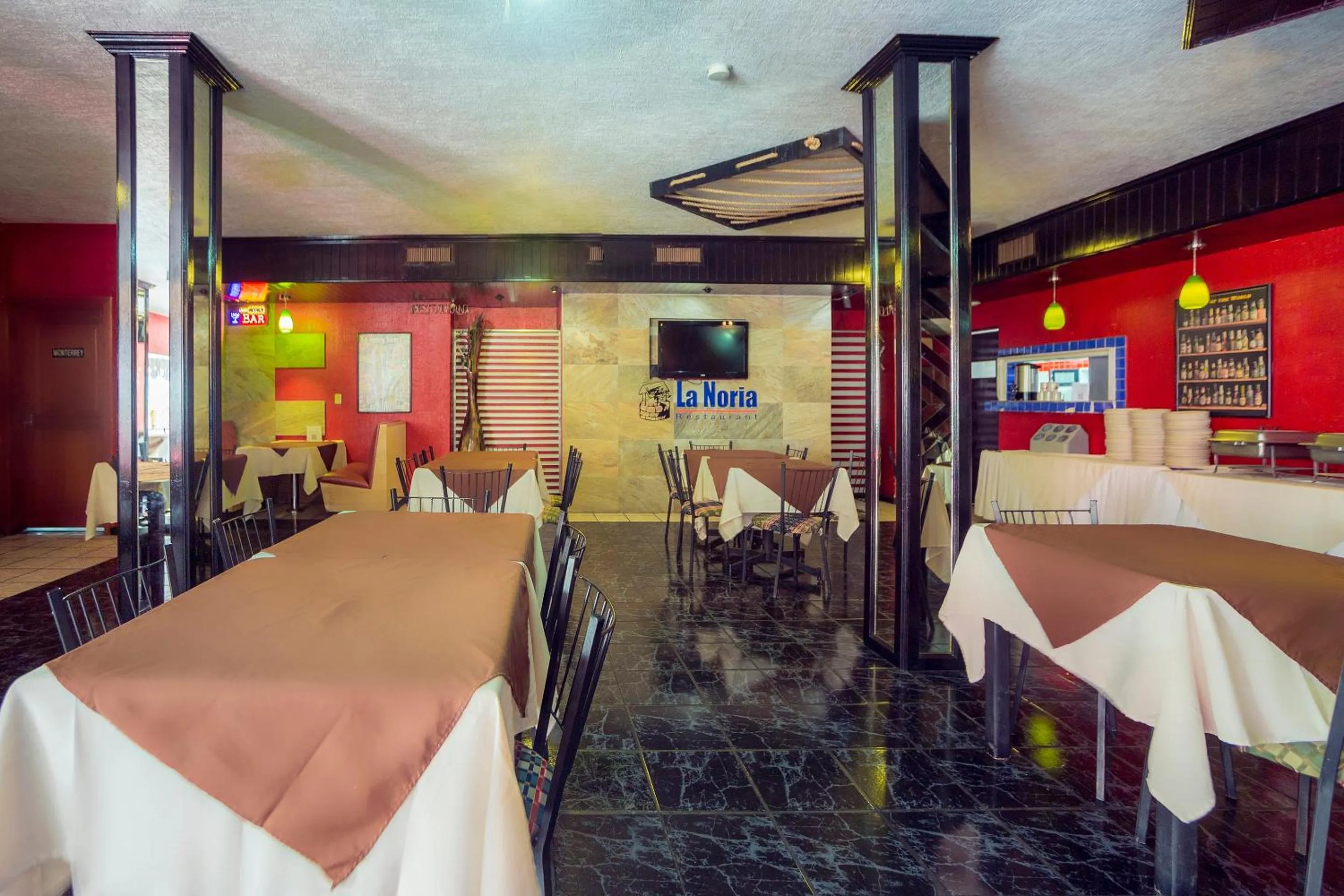 Restaurant/places to eat in Hotel Torre