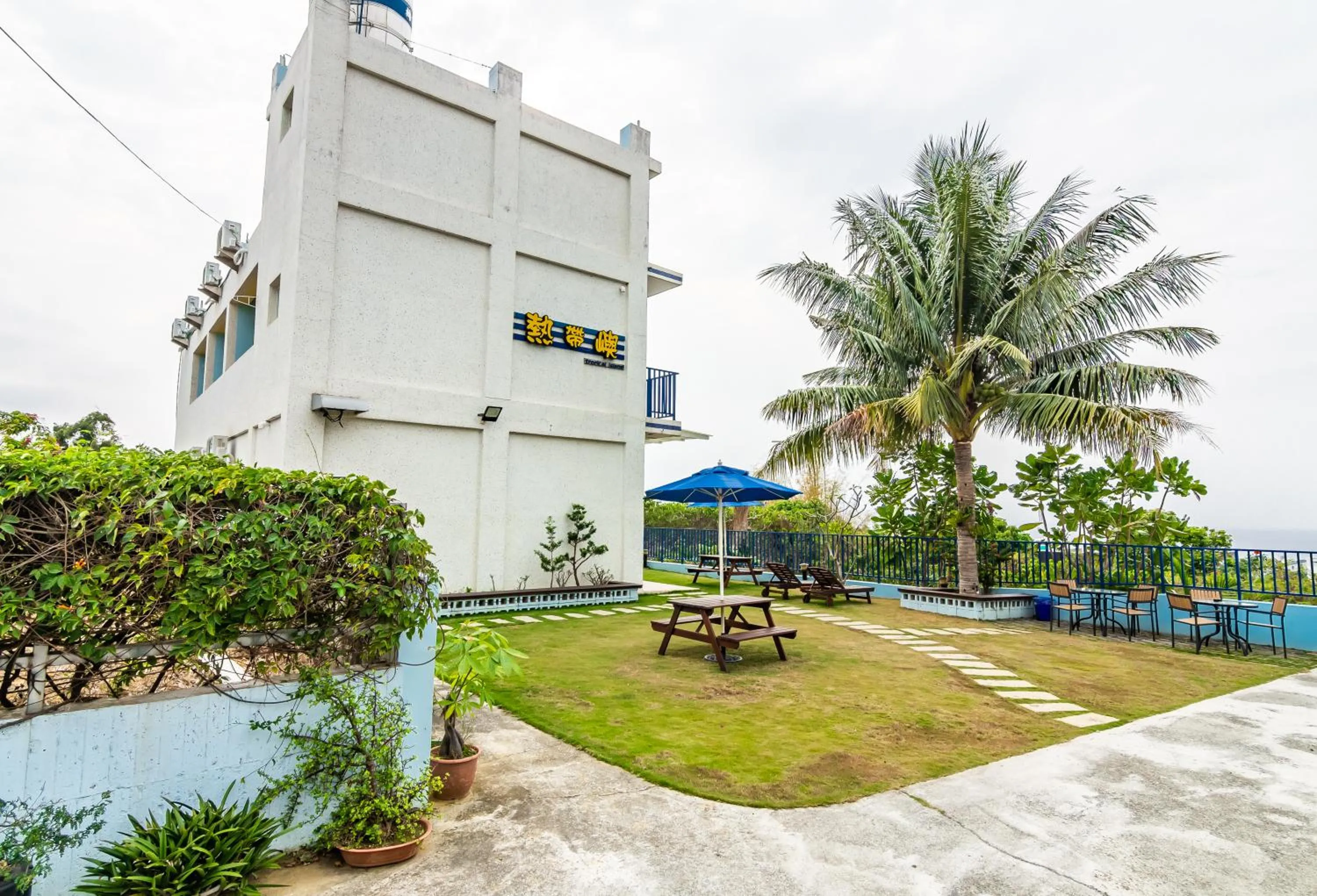 Decorative detail in Tropical island B&B