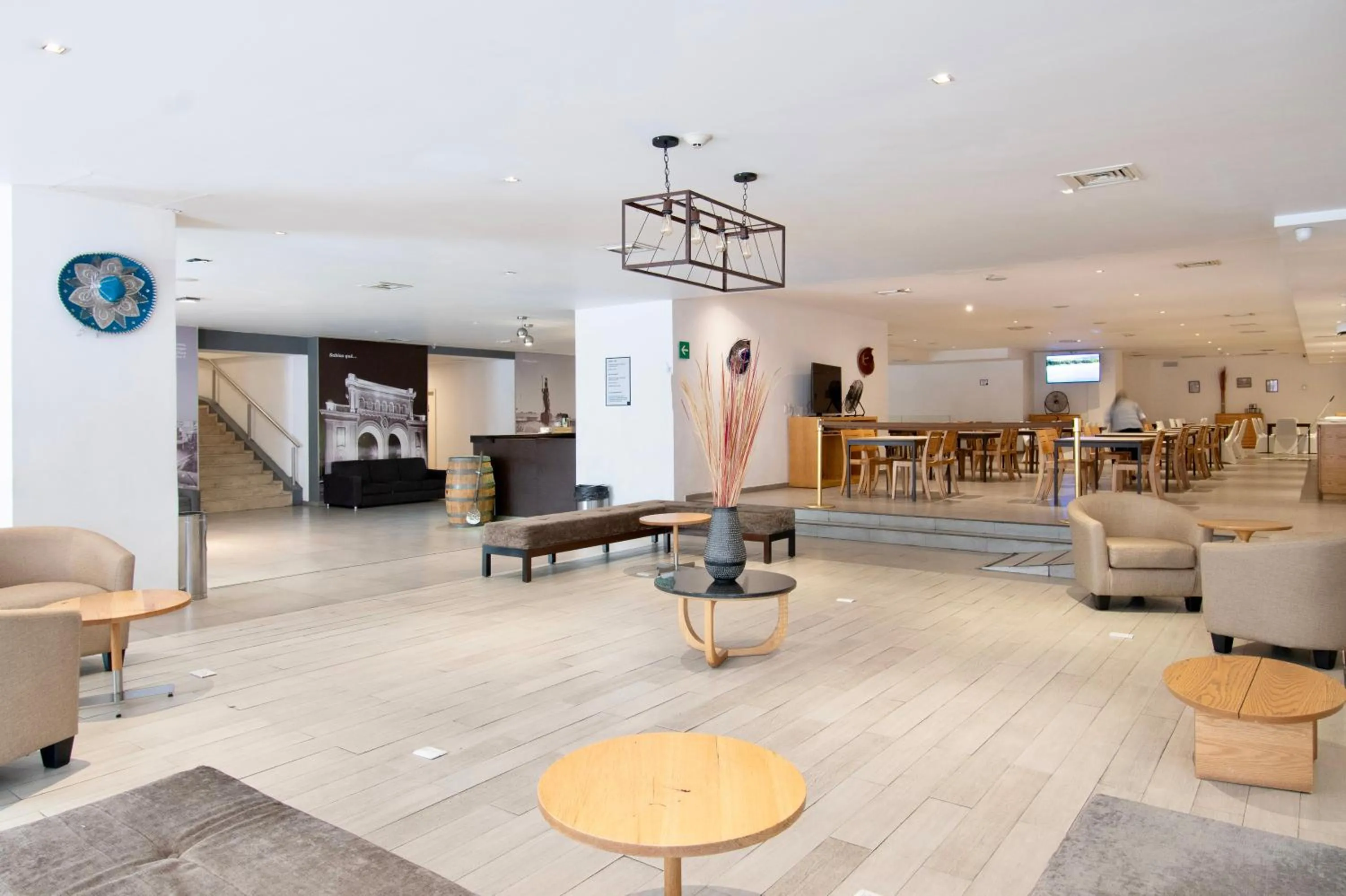 Lounge or bar in Hotel Plaza Génova Centro