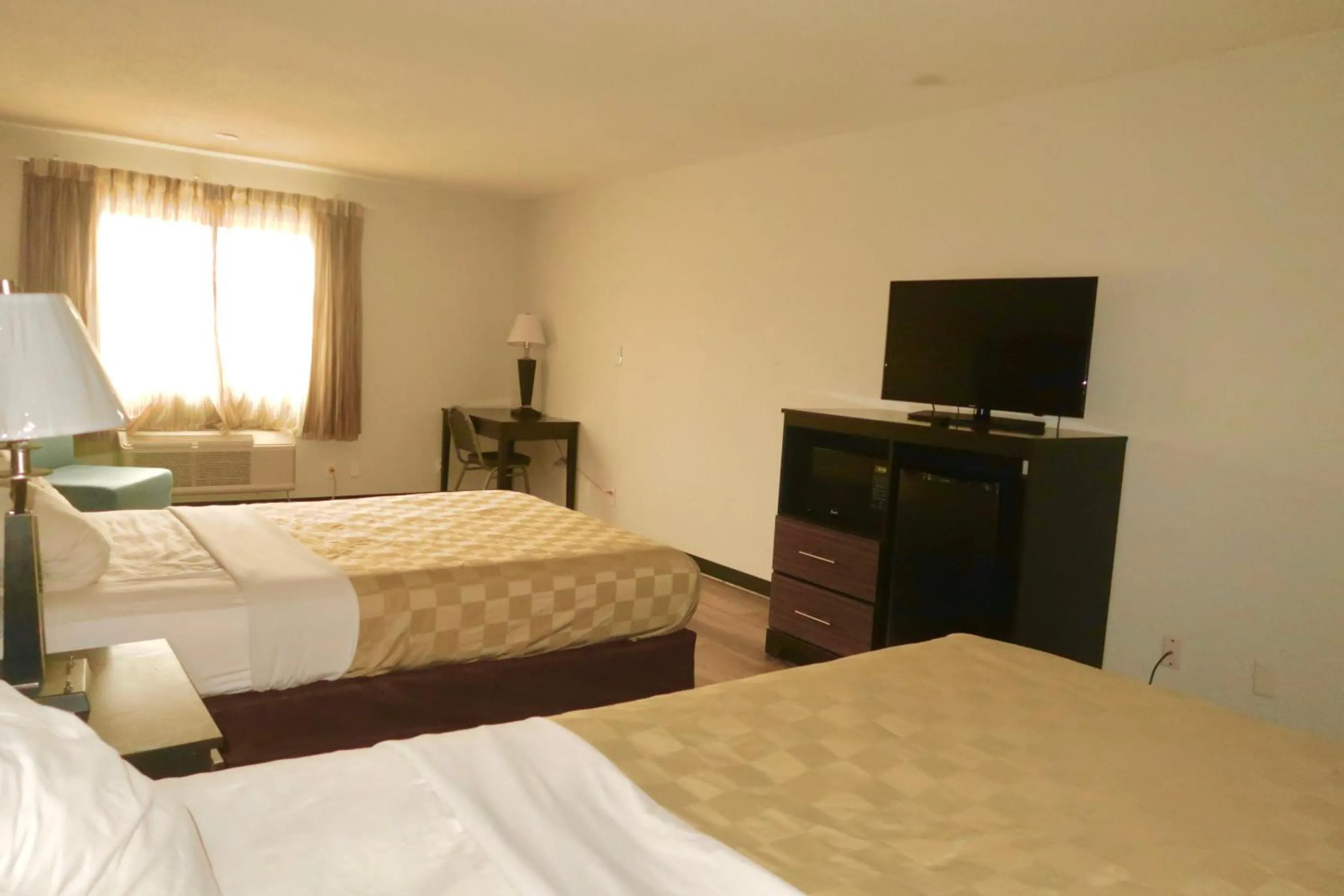 Bed in Motel 6 Elkhart, IN