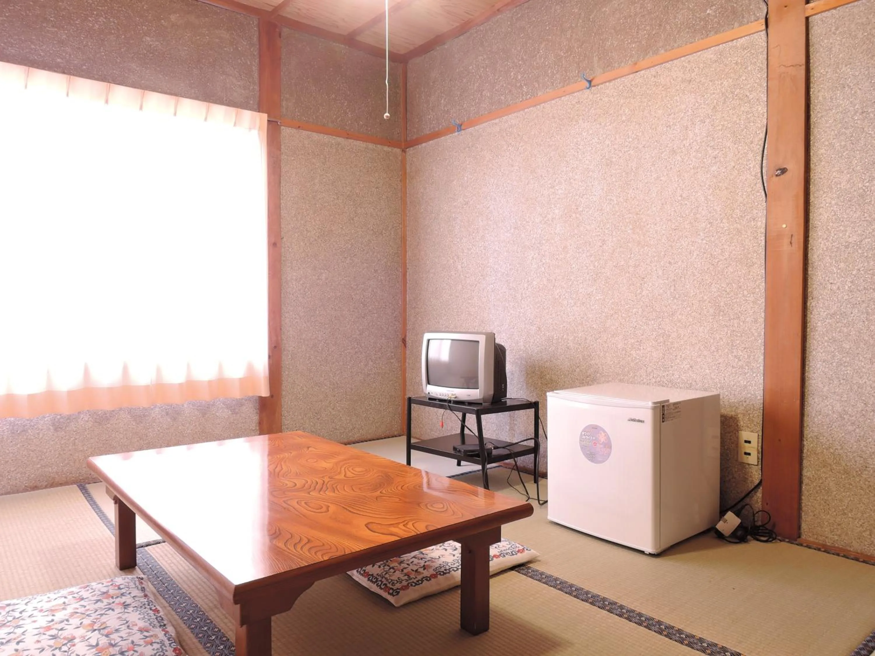 Photo of the whole room in Shintaku Sanso