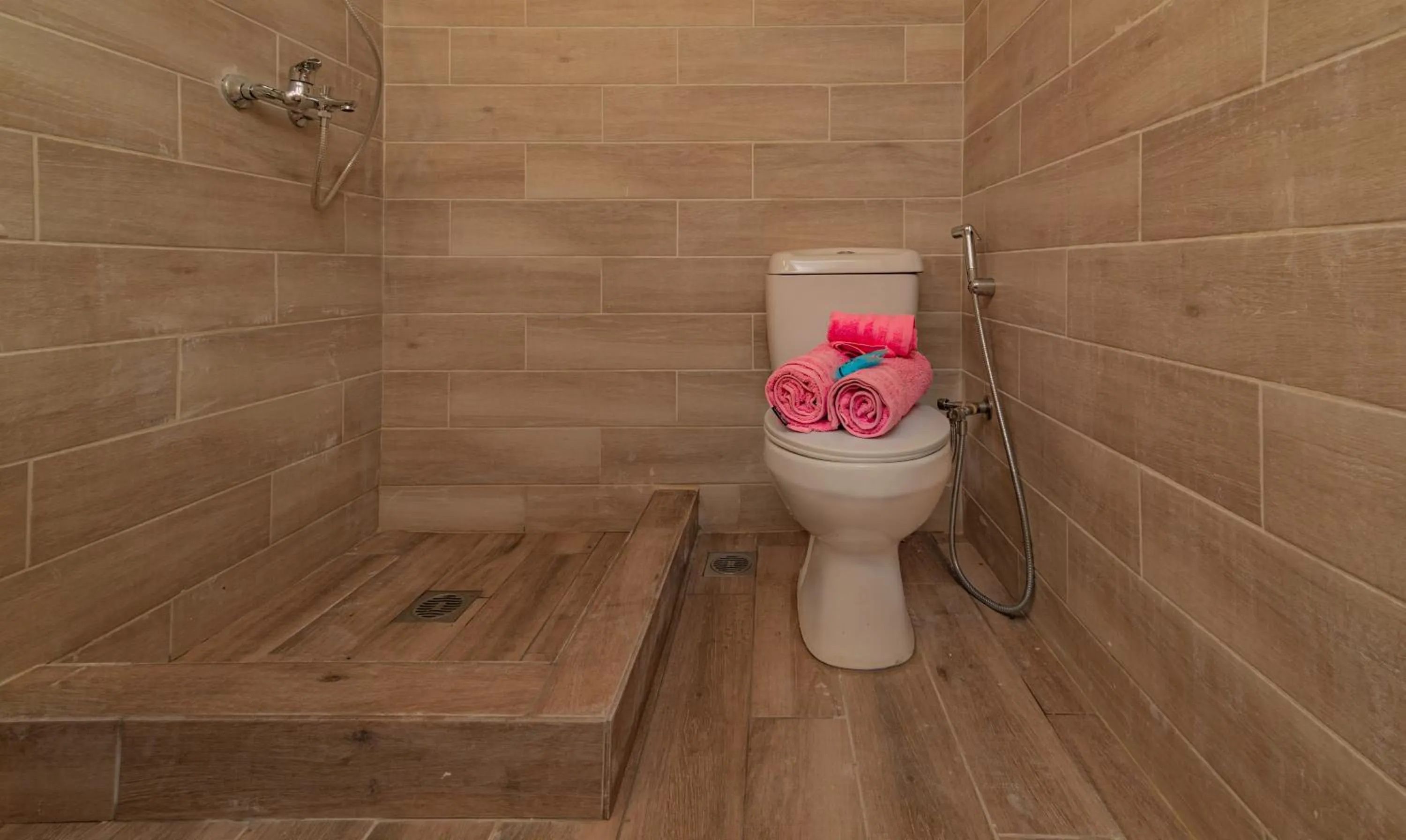 Shower in Dimelal Mykonos Town Apartments