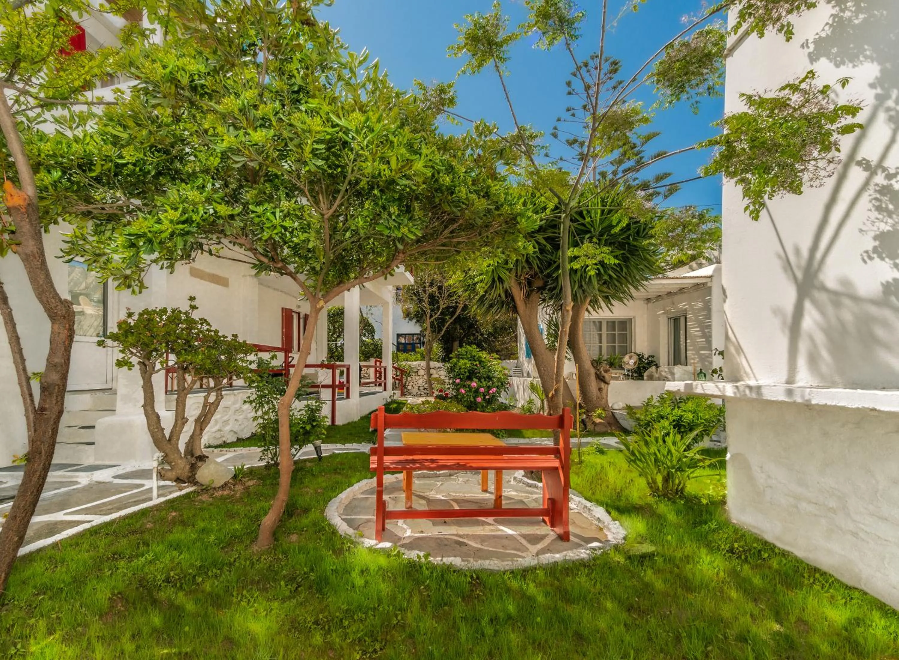 Garden in Dimelal Mykonos Town Apartments