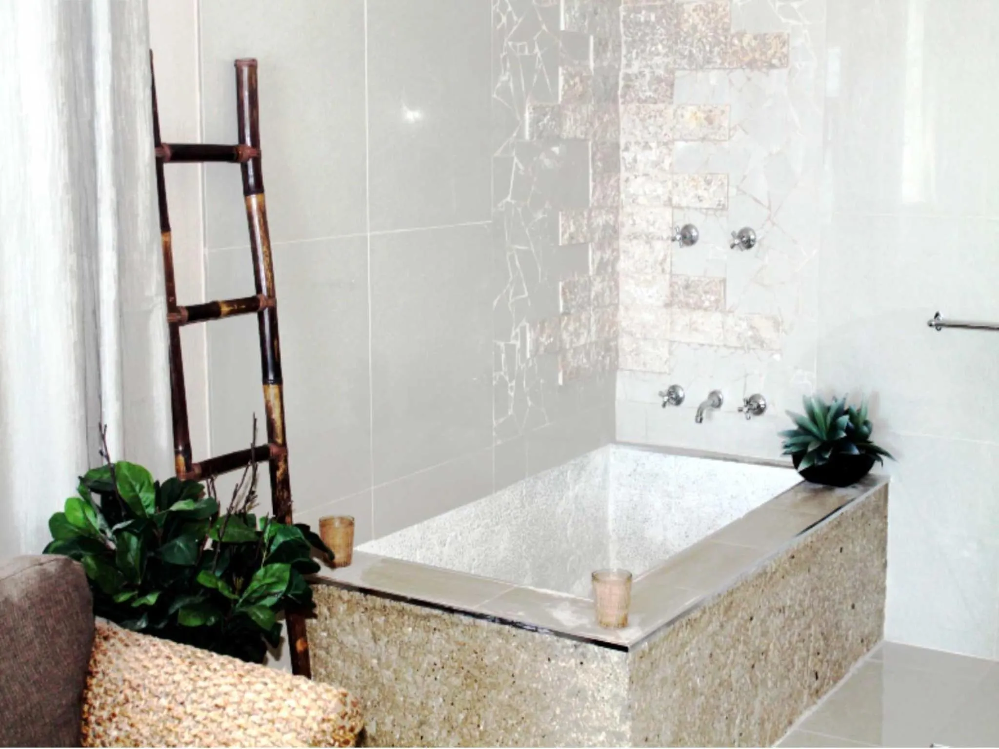 Bathroom in Vanuatu Beachfront Apartments