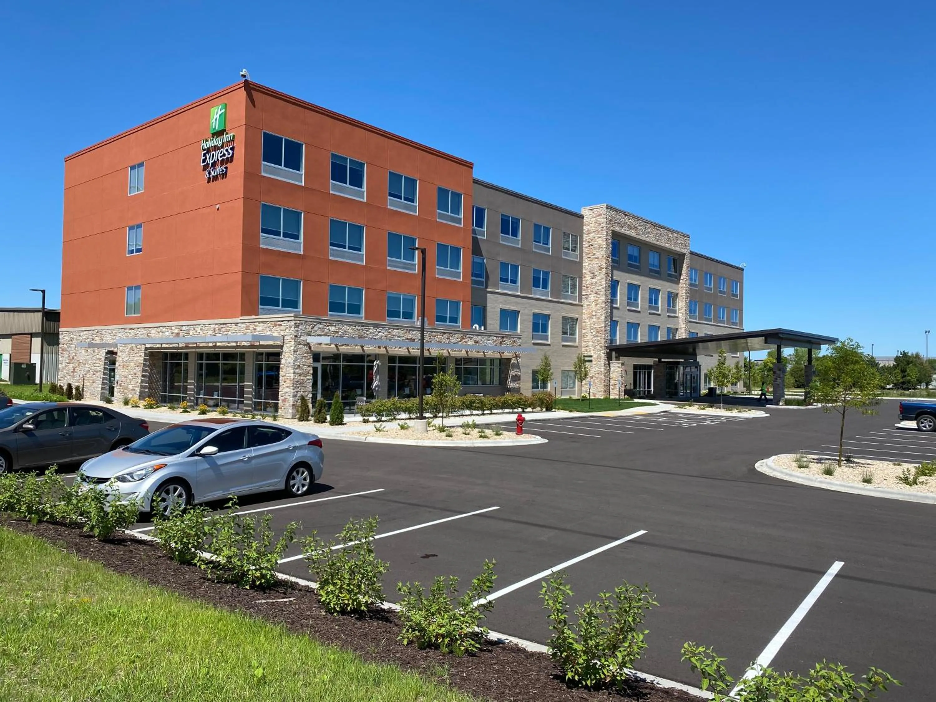 Property building in Holiday Inn Express & Suites - Madison West - Middleton by IHG