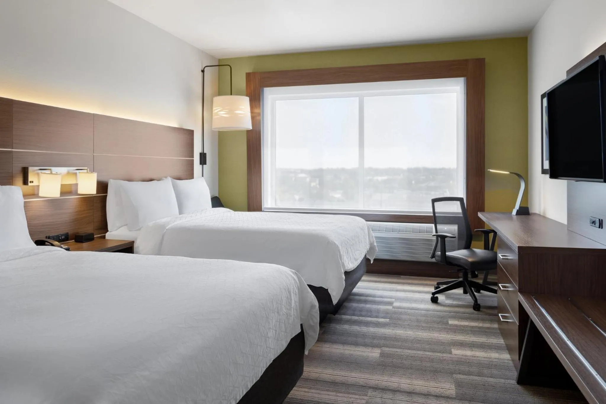 Photo of the whole room, Bed in Holiday Inn Express & Suites - Madison West - Middleton by IHG