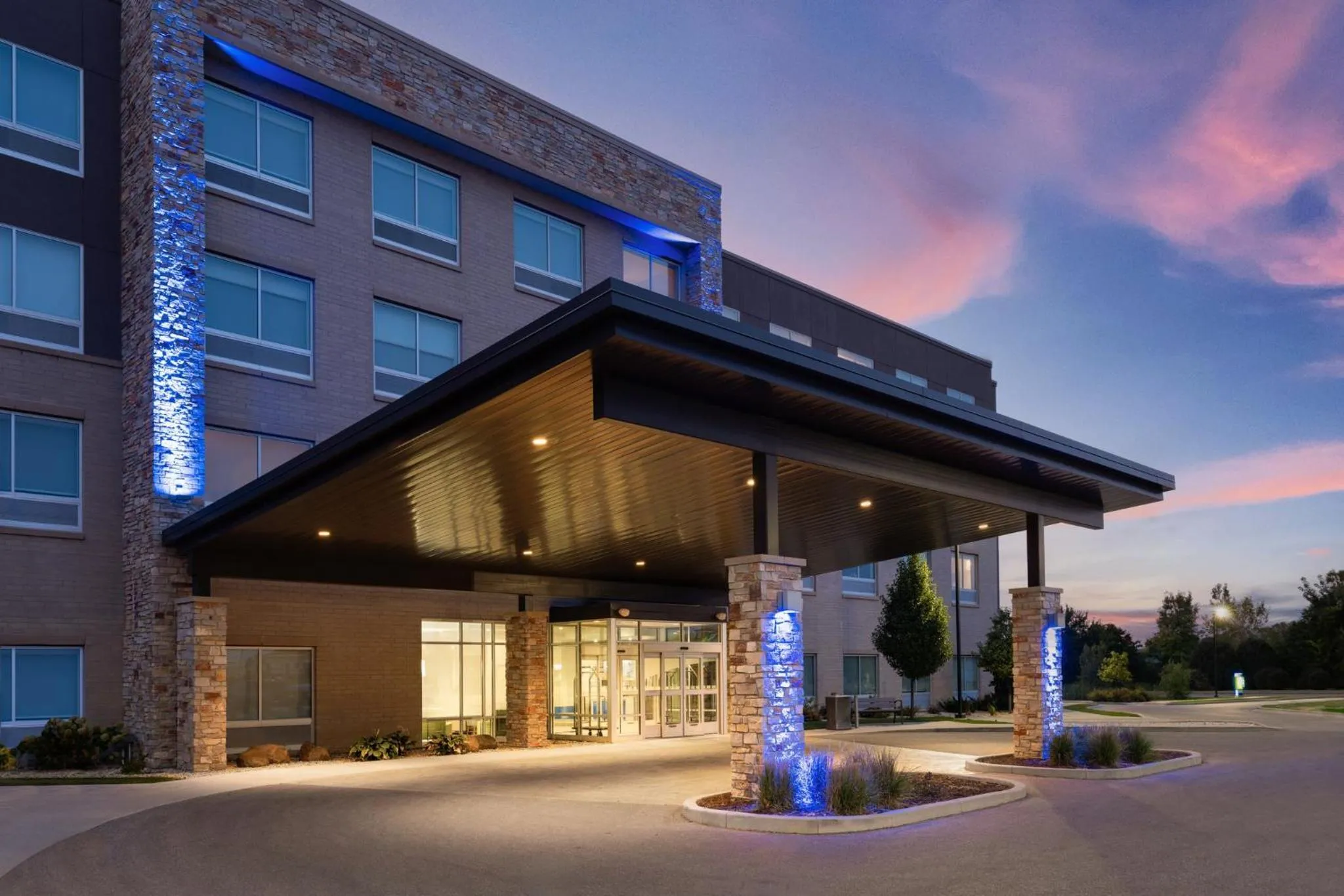Property building in Holiday Inn Express & Suites - Madison West - Middleton by IHG
