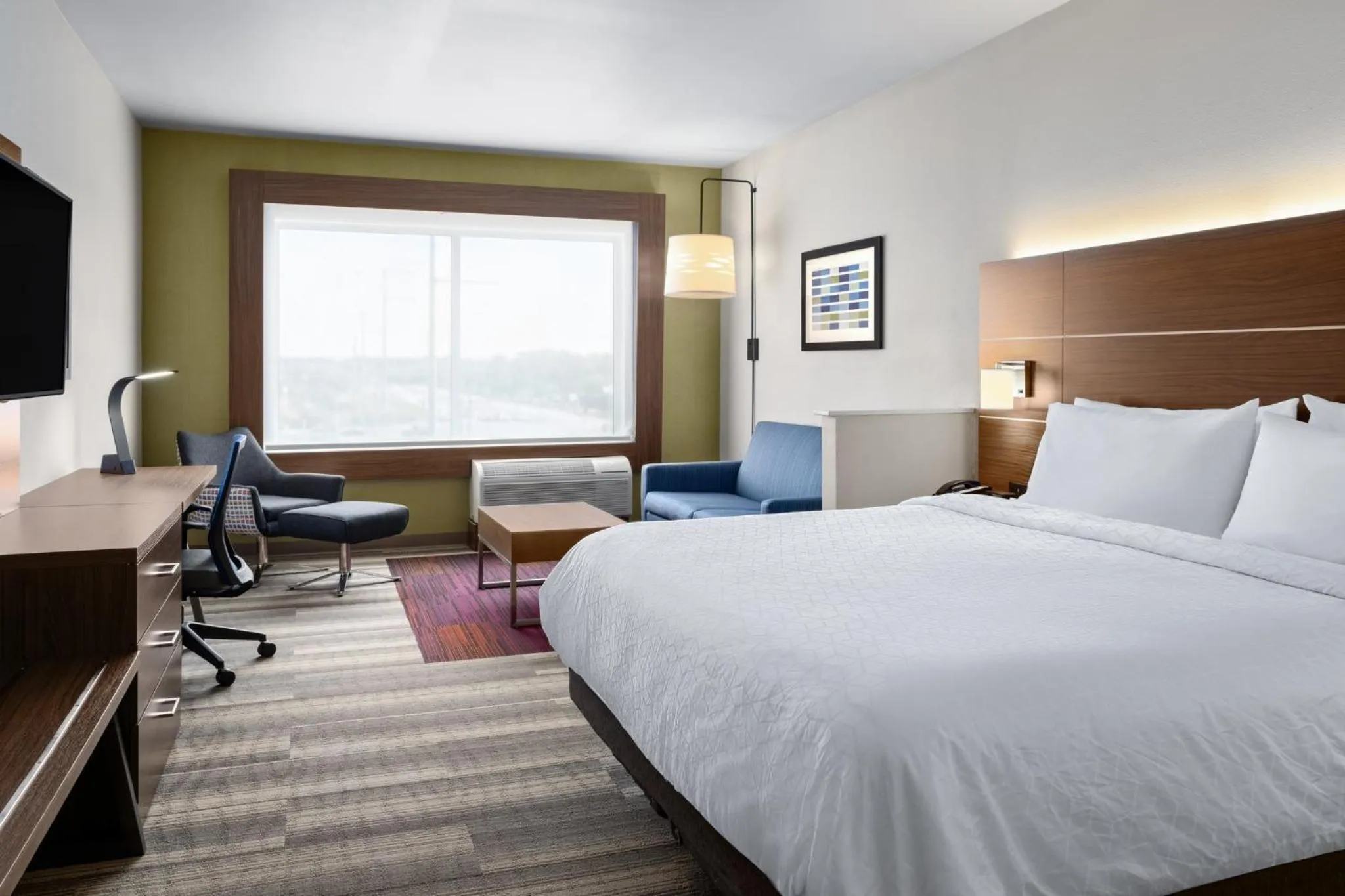 Photo of the whole room, Bed in Holiday Inn Express & Suites - Madison West - Middleton by IHG
