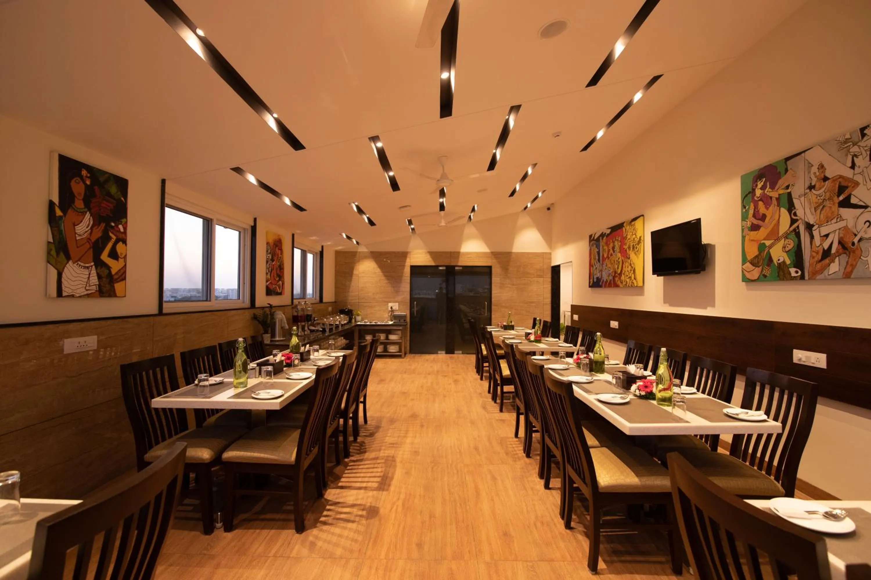 Restaurant/places to eat in Mojatel By Icon