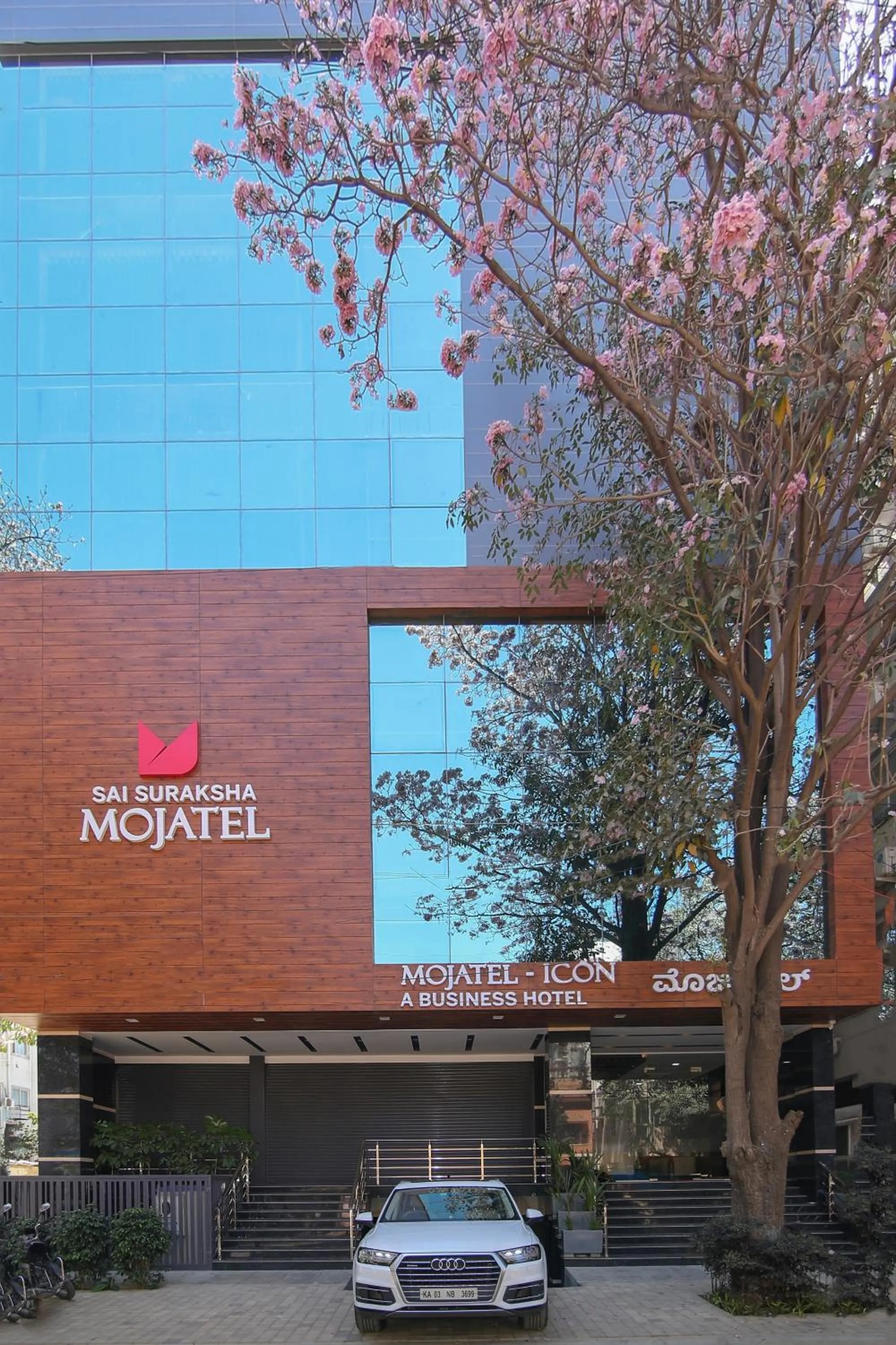 Facade/entrance in Mojatel By Icon