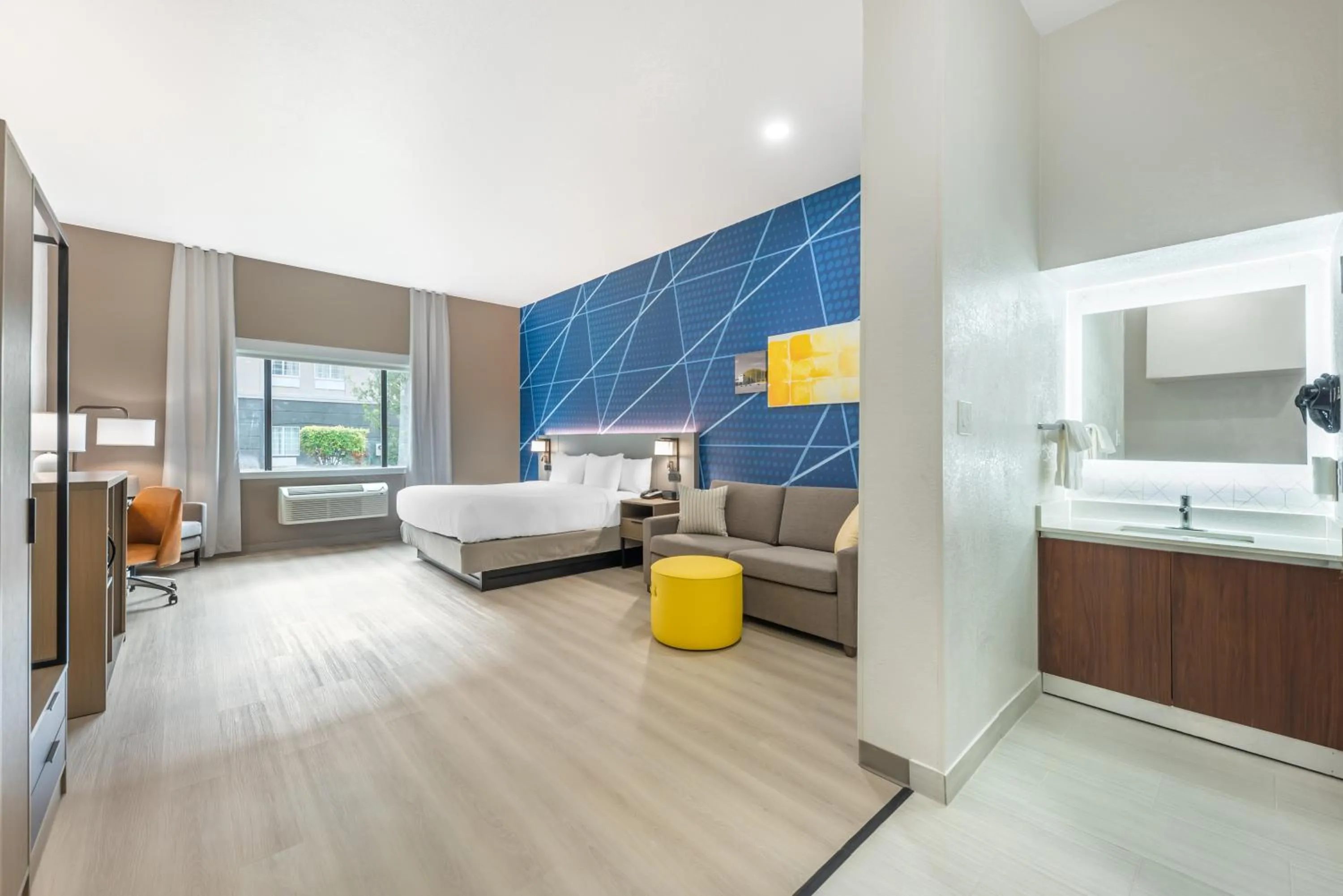 Bed in Comfort Inn & Suites Belton Temple South I-35