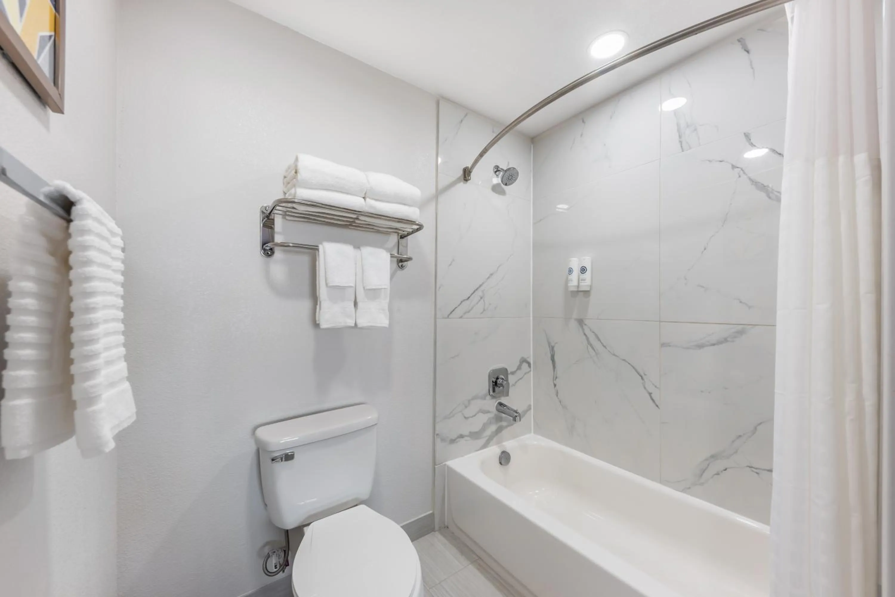 Bathroom in Comfort Inn & Suites Belton Temple South I-35