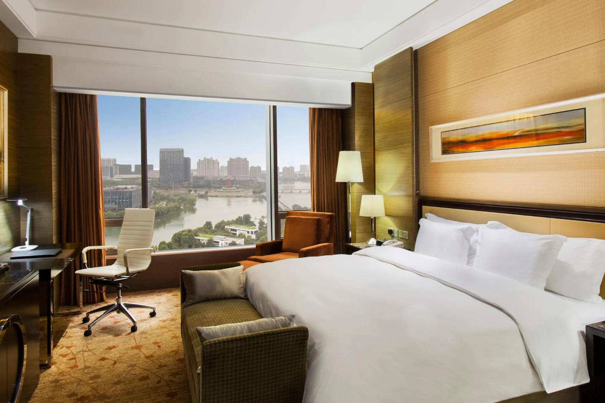 Photo of the whole room, Bed in Crowne Plaza Nanjing Jiangning by IHG