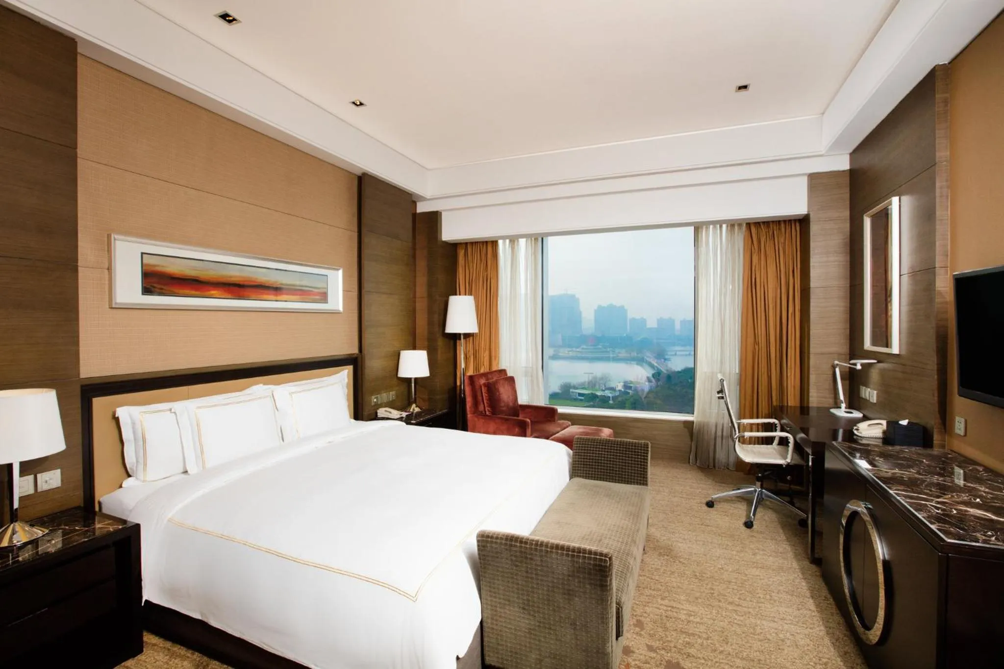 Photo of the whole room, Bed in Crowne Plaza Nanjing Jiangning by IHG