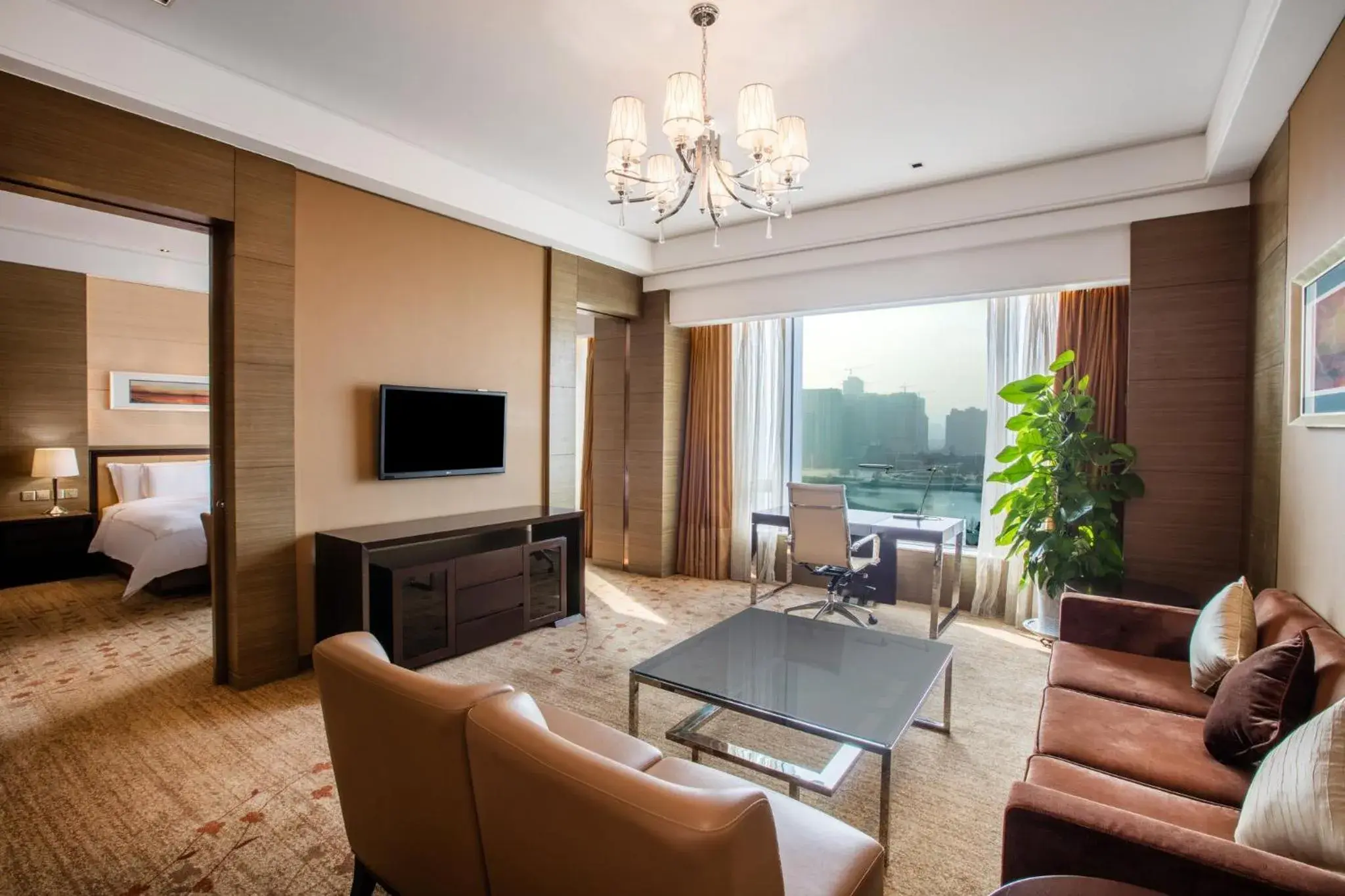 Standard King Room - Accessible in Crowne Plaza Nanjing Jiangning by IHG Standard King Room - Accessible in Crowne Plaza Nanjing Jiangning by IHG