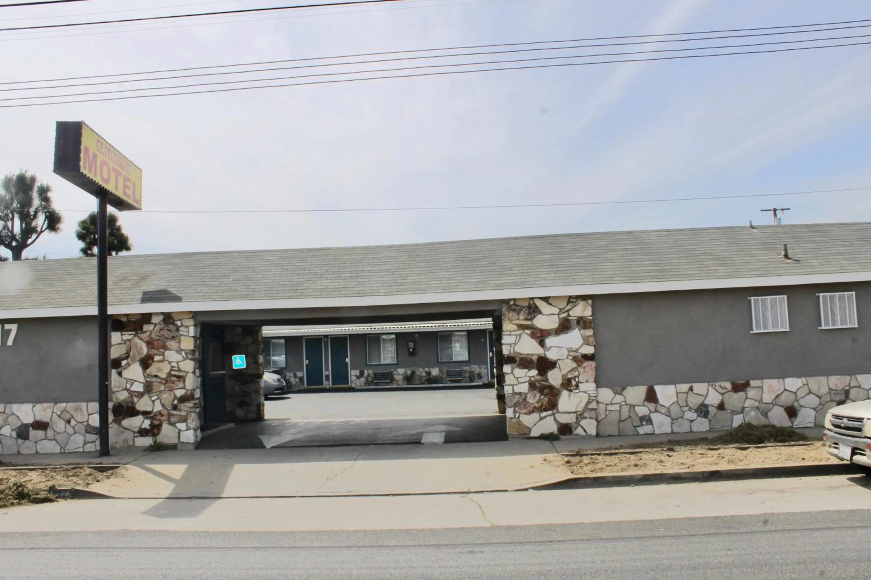 Spring in Arlington Motel