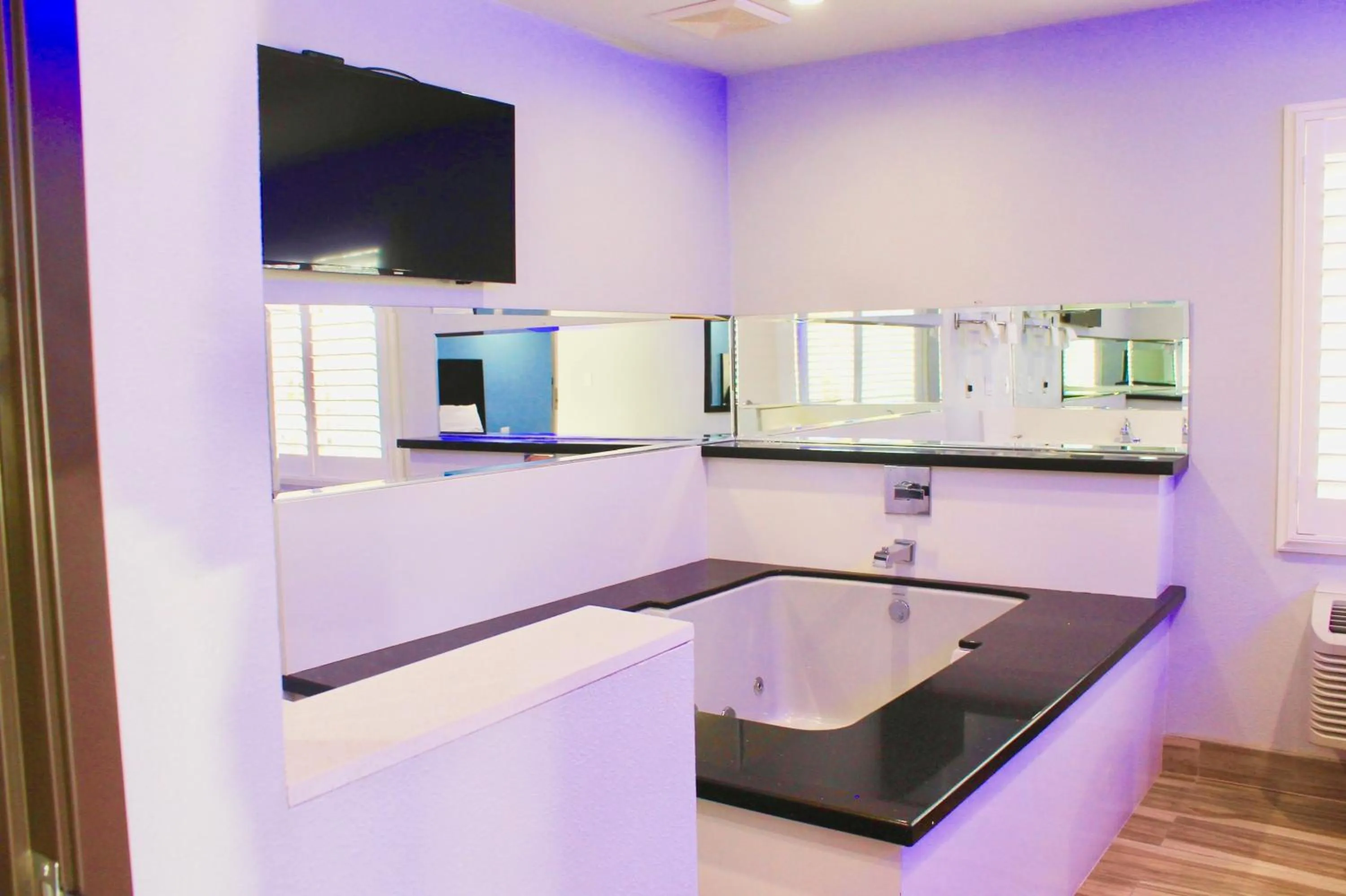 Shower in Arlington Motel