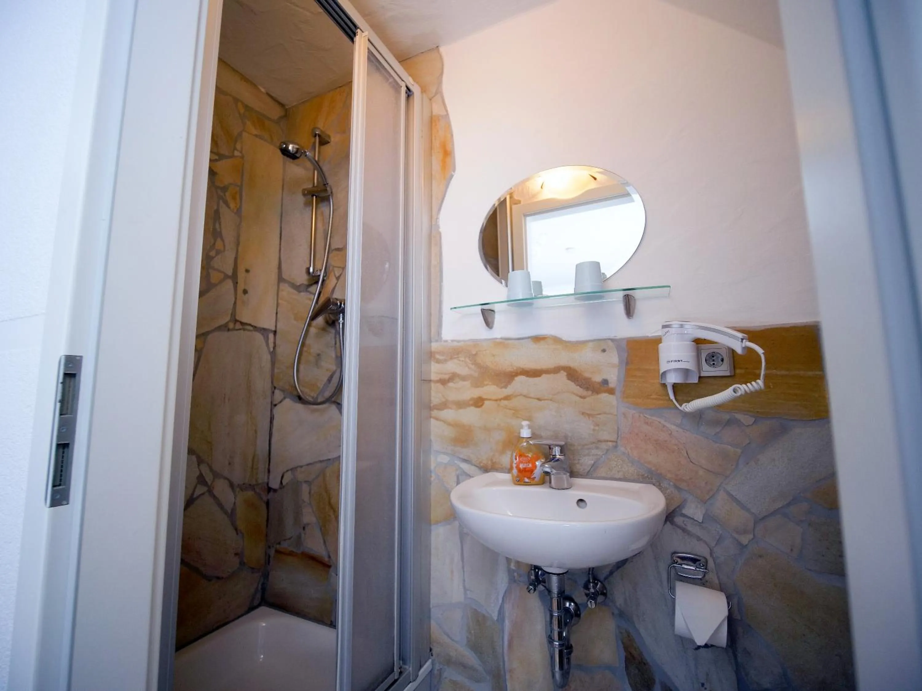 Bathroom in Gästehaus Parkblick