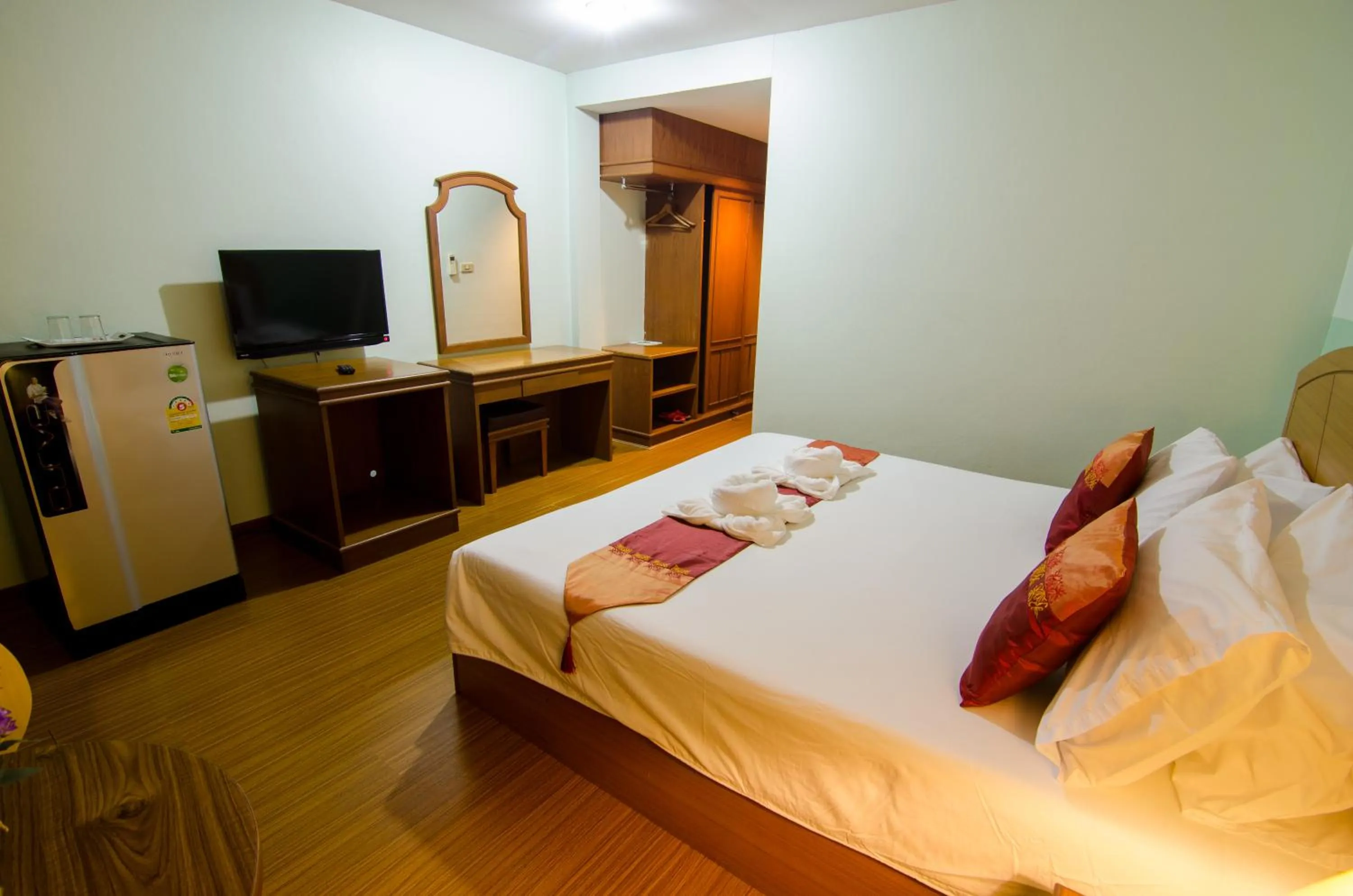 Bedroom, Bed in Ranong Garden Hotel