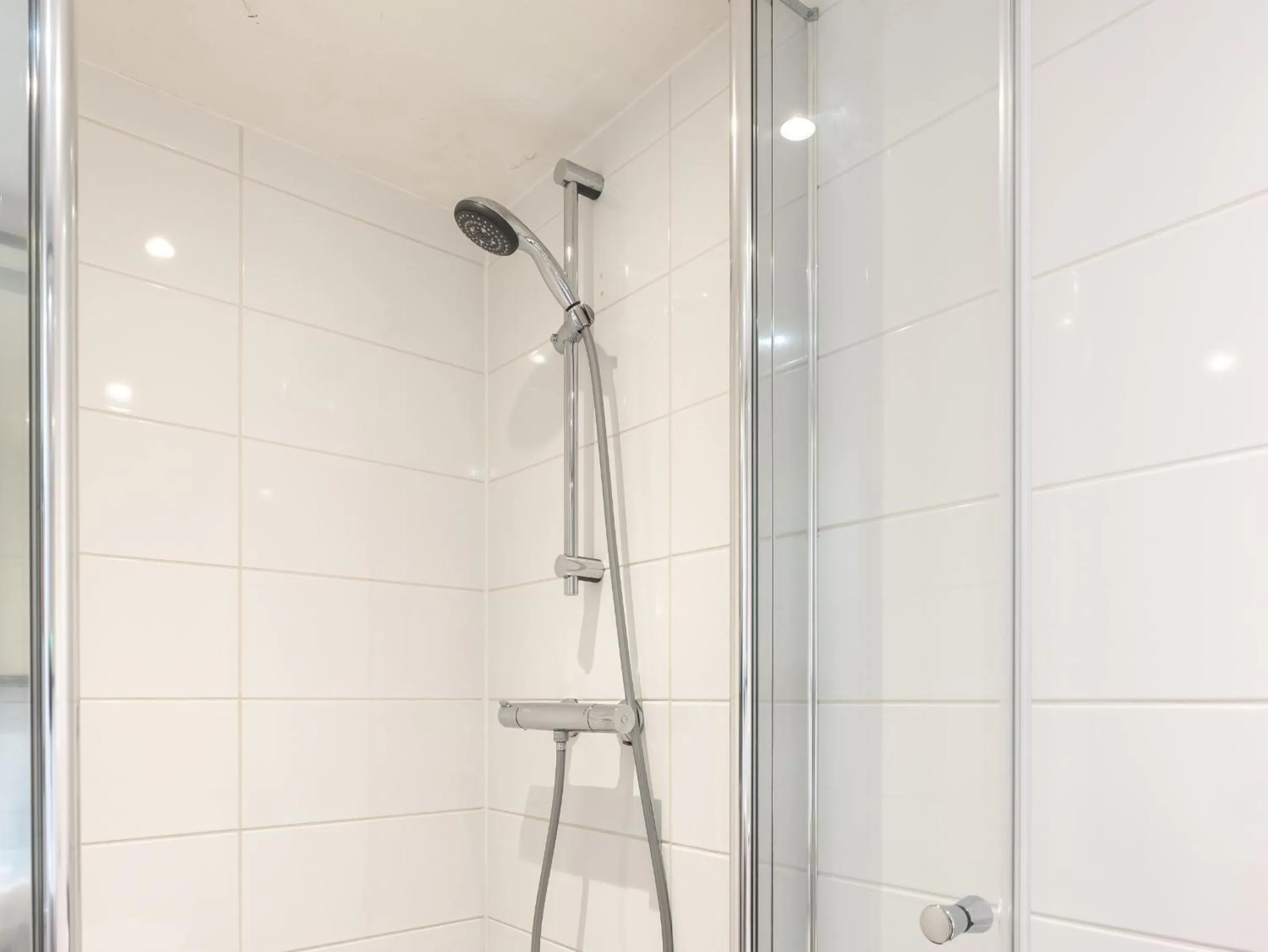 Shower in Amsterdam Dockside Flats