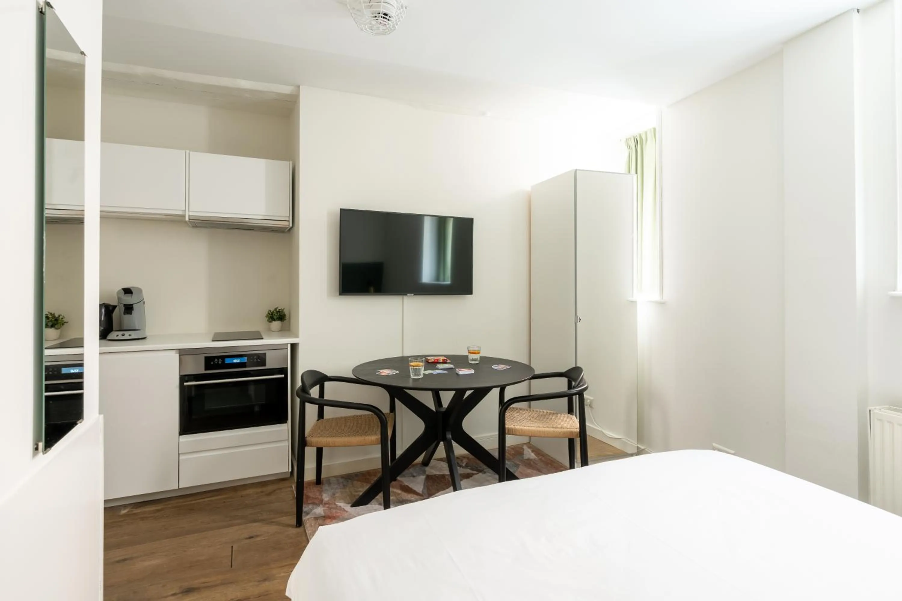 Kitchen or kitchenette, Bed in Amsterdam Dockside Flats