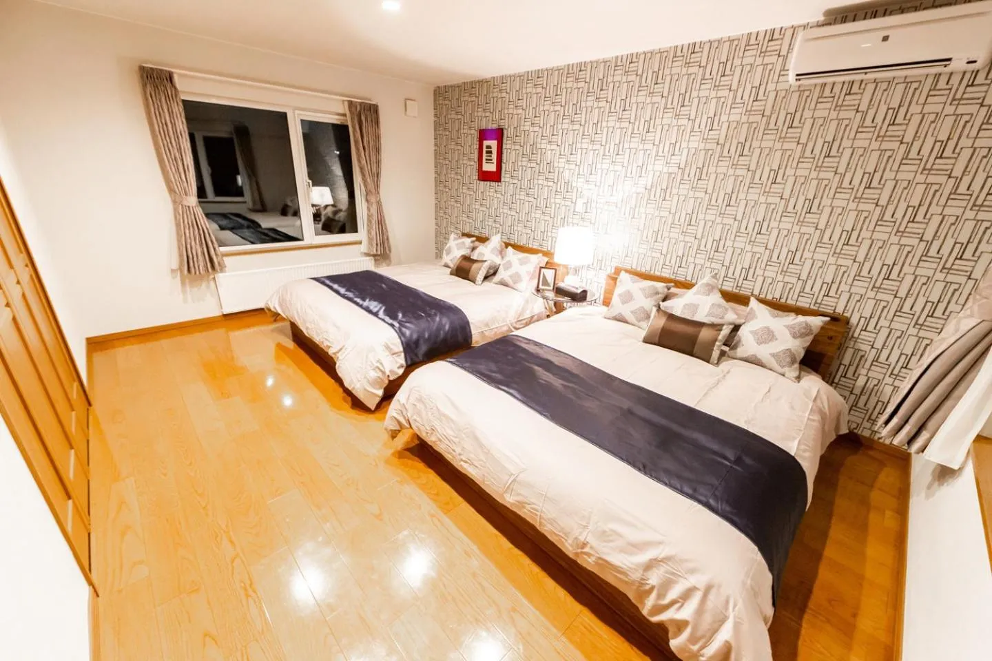 Bedroom, Bed in THE WORLDWIDE HOUSE