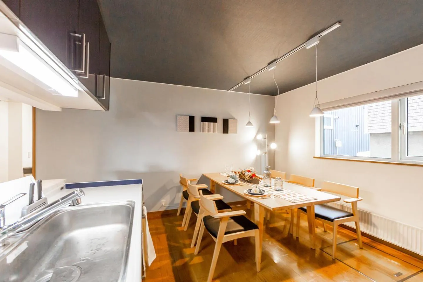 Dining area in THE WORLDWIDE HOUSE