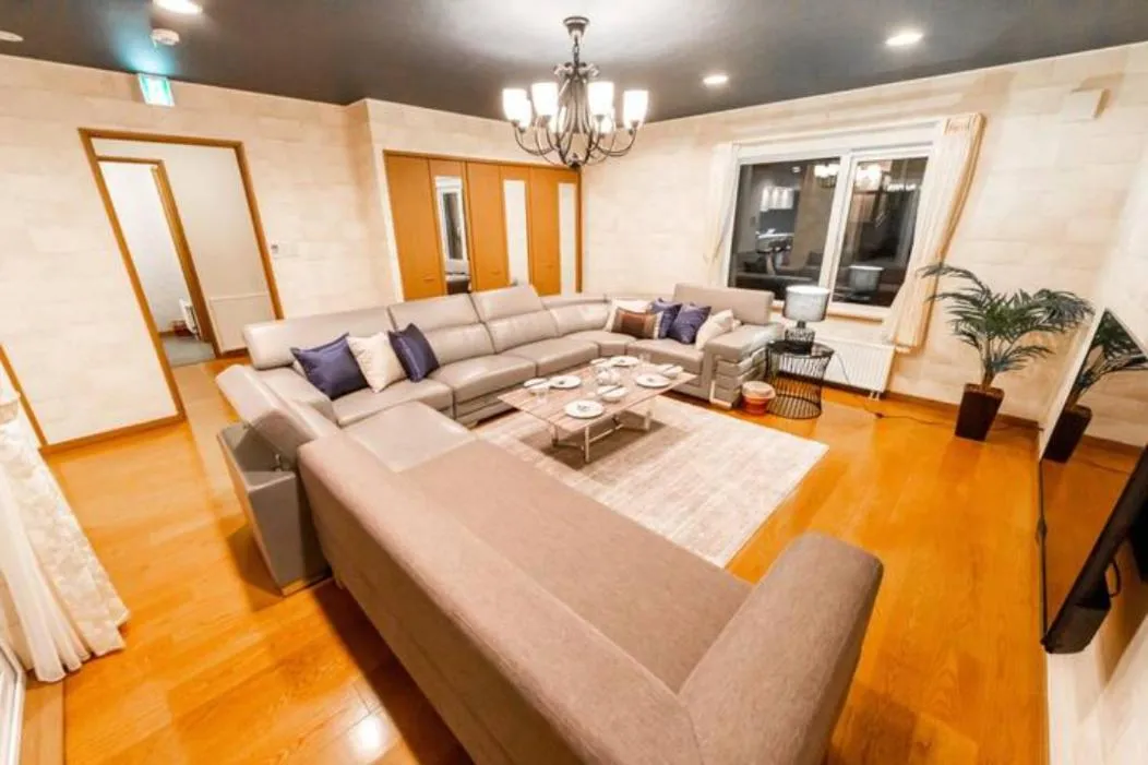 Living room, Bed in THE WORLDWIDE HOUSE