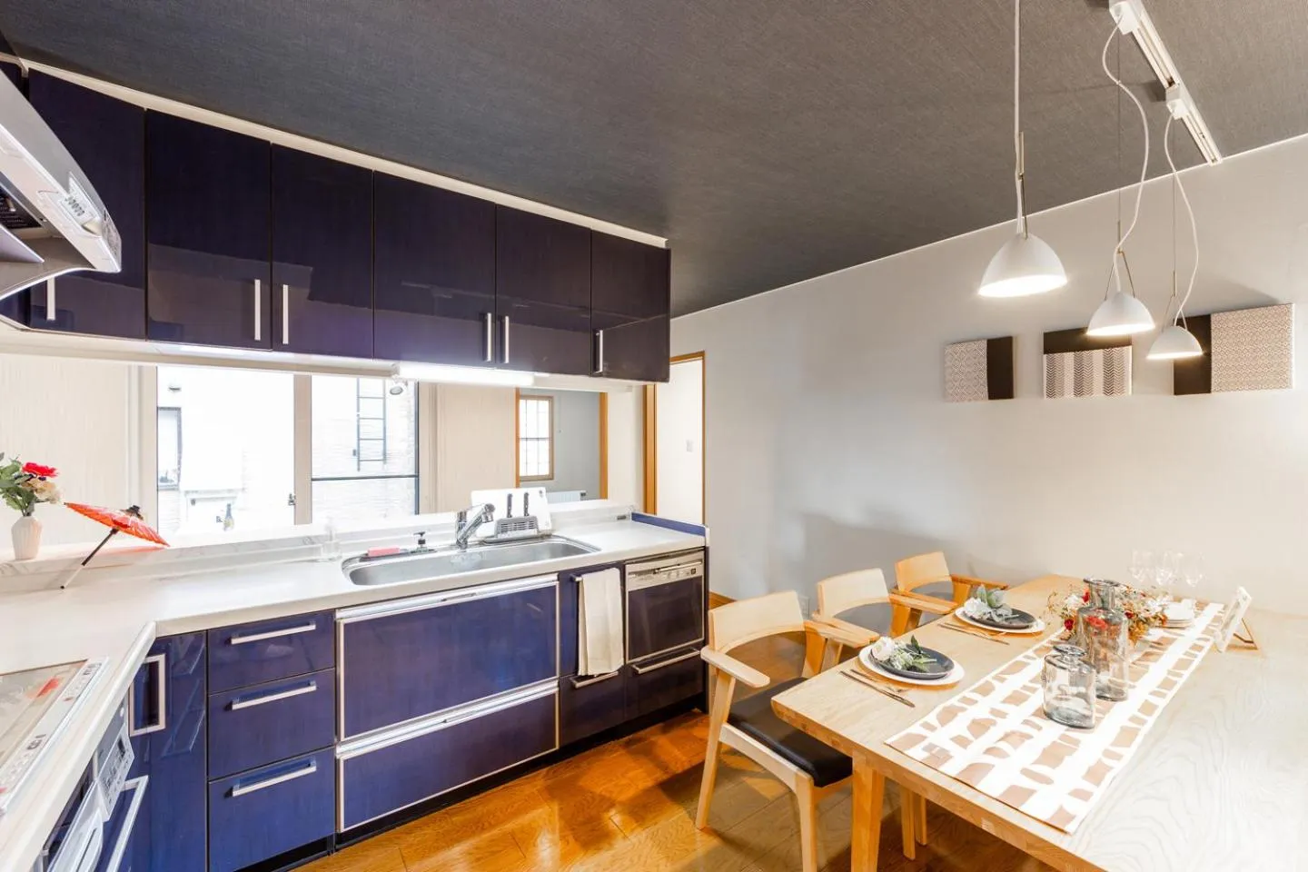 kitchen in THE WORLDWIDE HOUSE