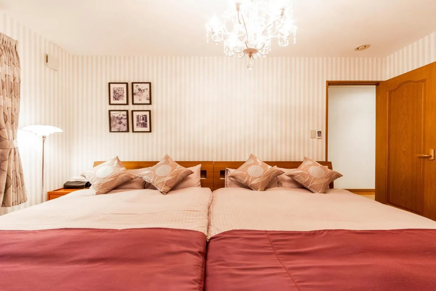 Bedroom, Bed in THE WORLDWIDE HOUSE