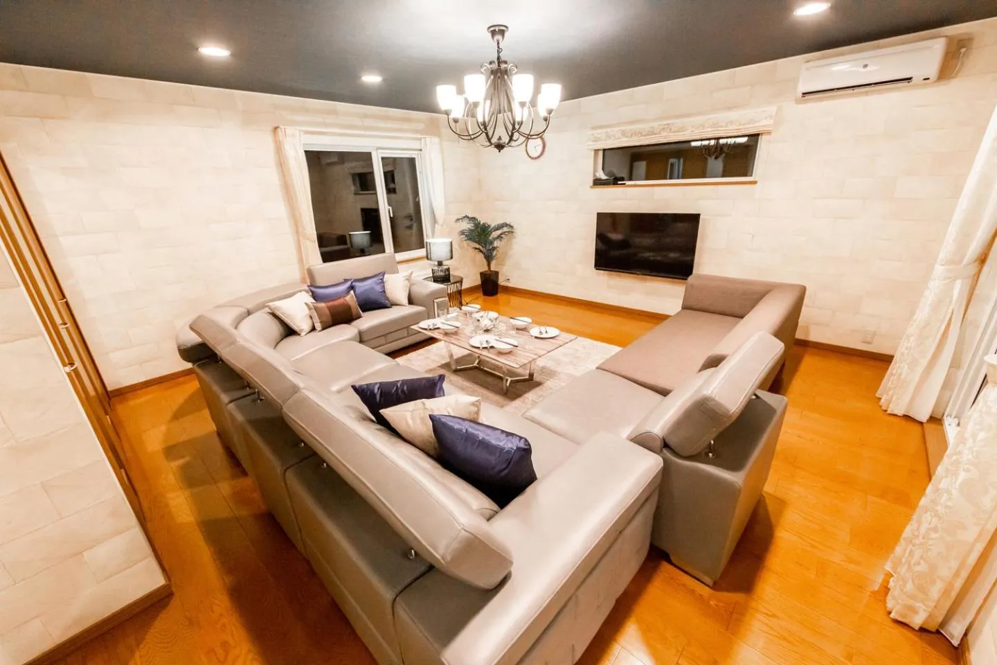 Living room in THE WORLDWIDE HOUSE