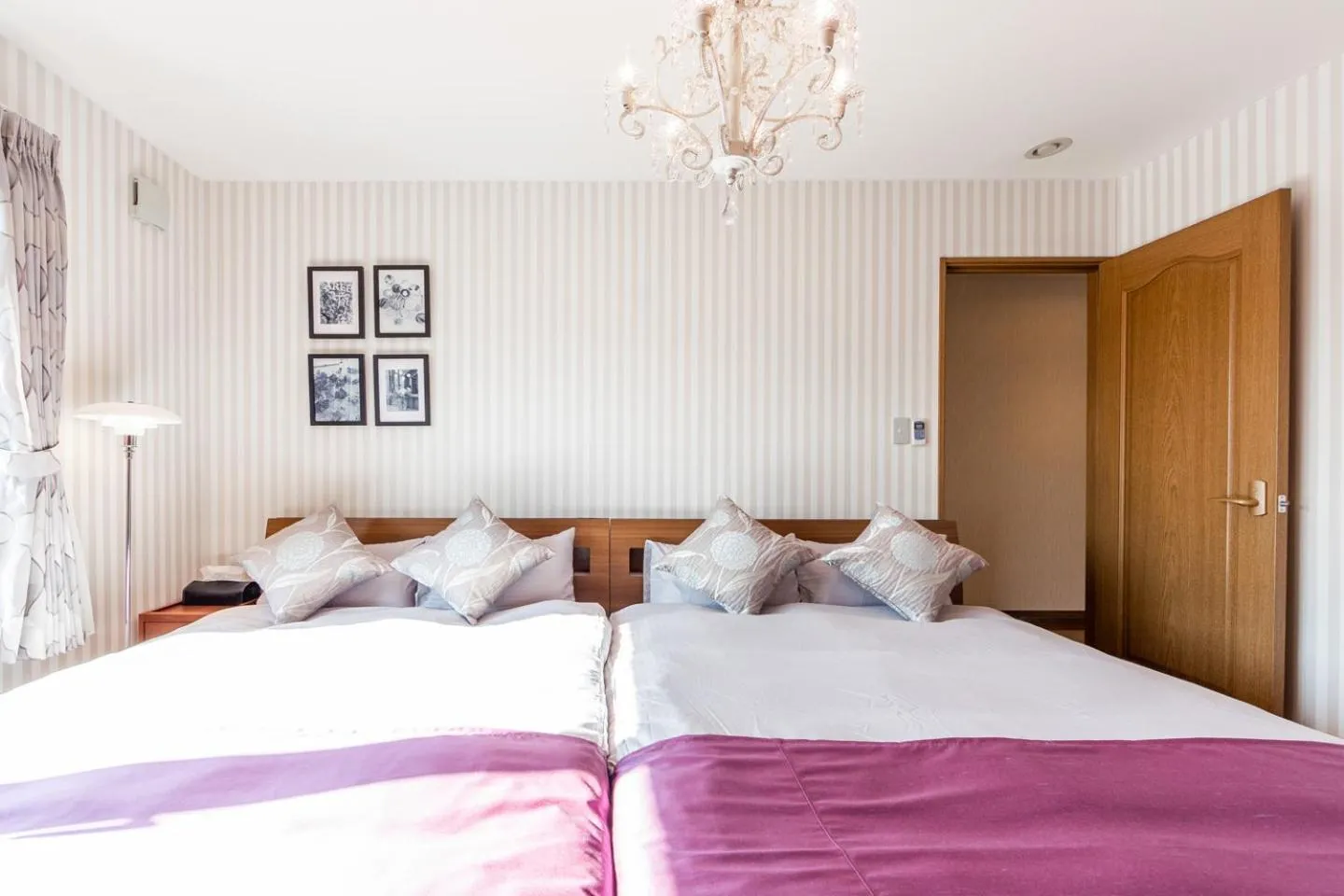 Bed in THE WORLDWIDE HOUSE