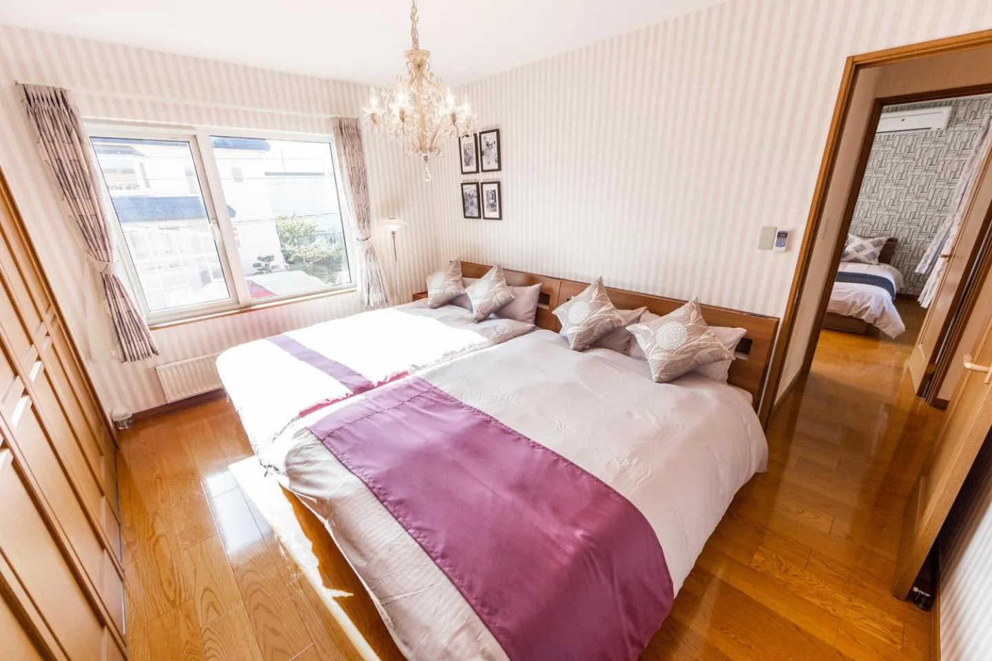 Bedroom, Bed in THE WORLDWIDE HOUSE