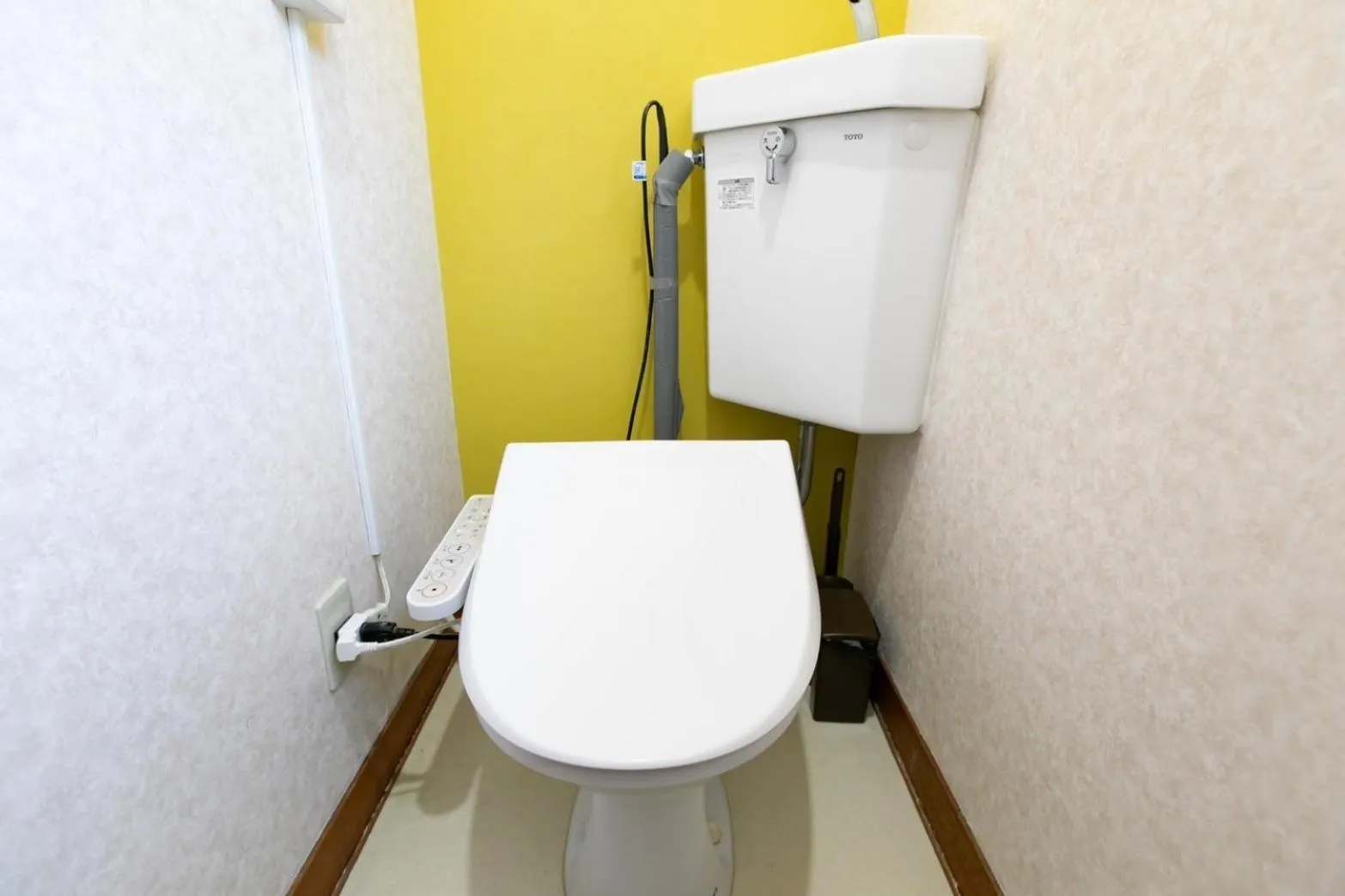 Toilet in THE SUNLIGHT