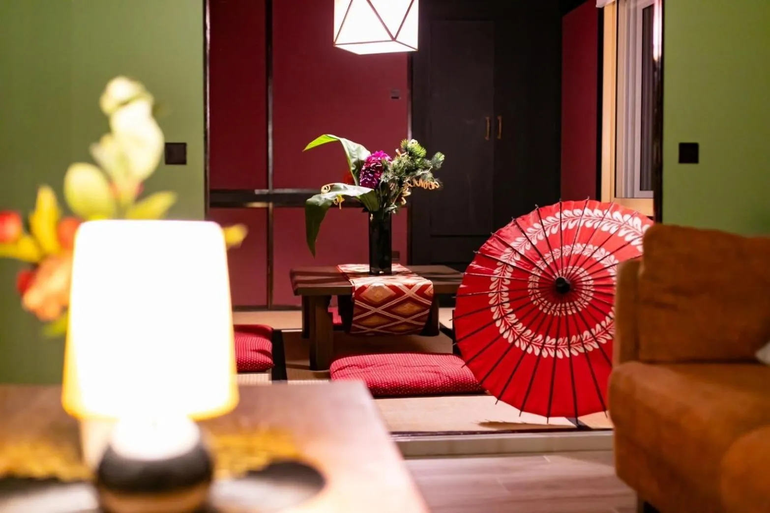 Decorative detail in THE SUNLIGHT